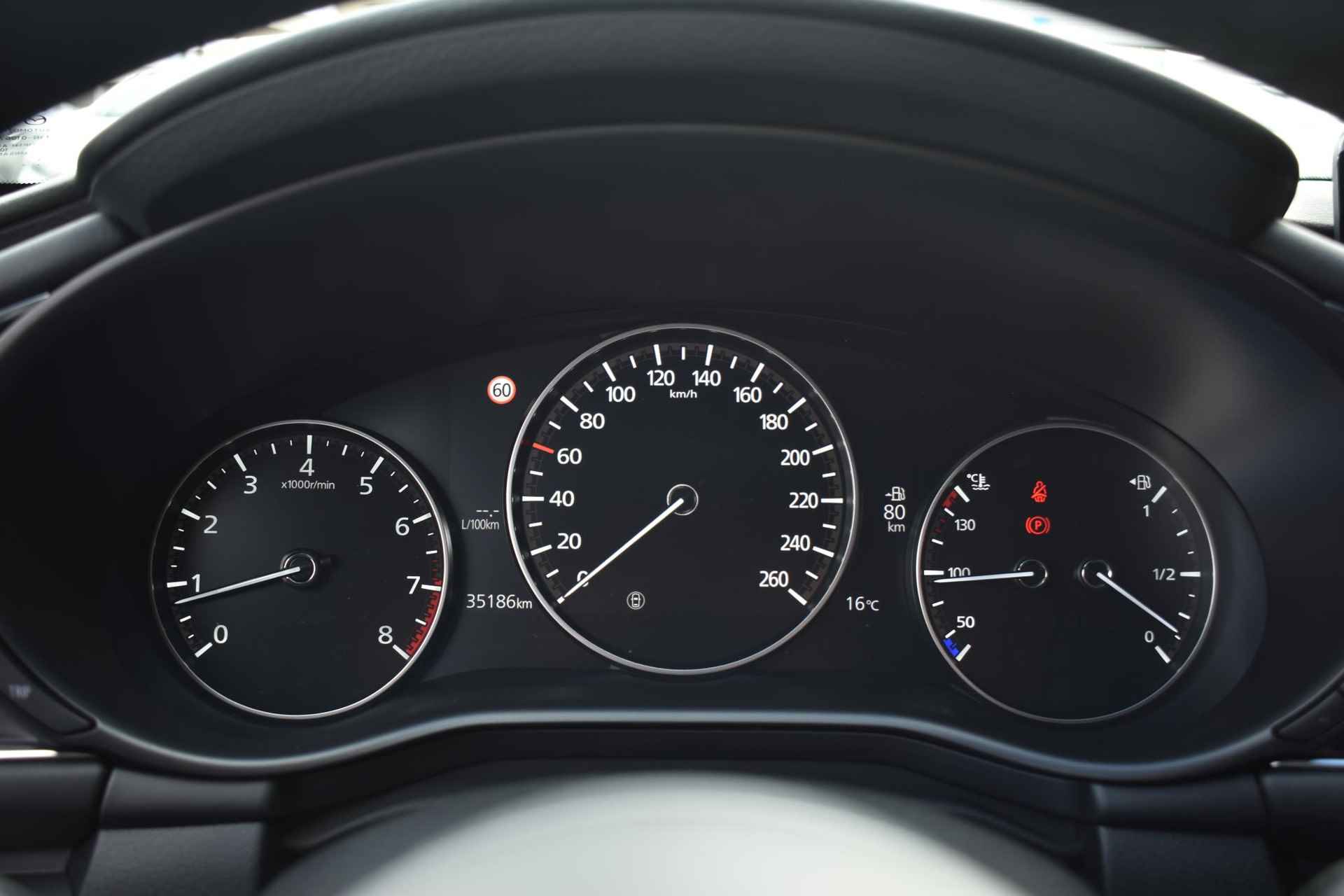 Mazda 3 2.0 e-SkyActiv-G M Hybrid Sportive 150pk | Navigatie | Keyless Entry | Head-up Display | 1e Eigenaar - 33/40
