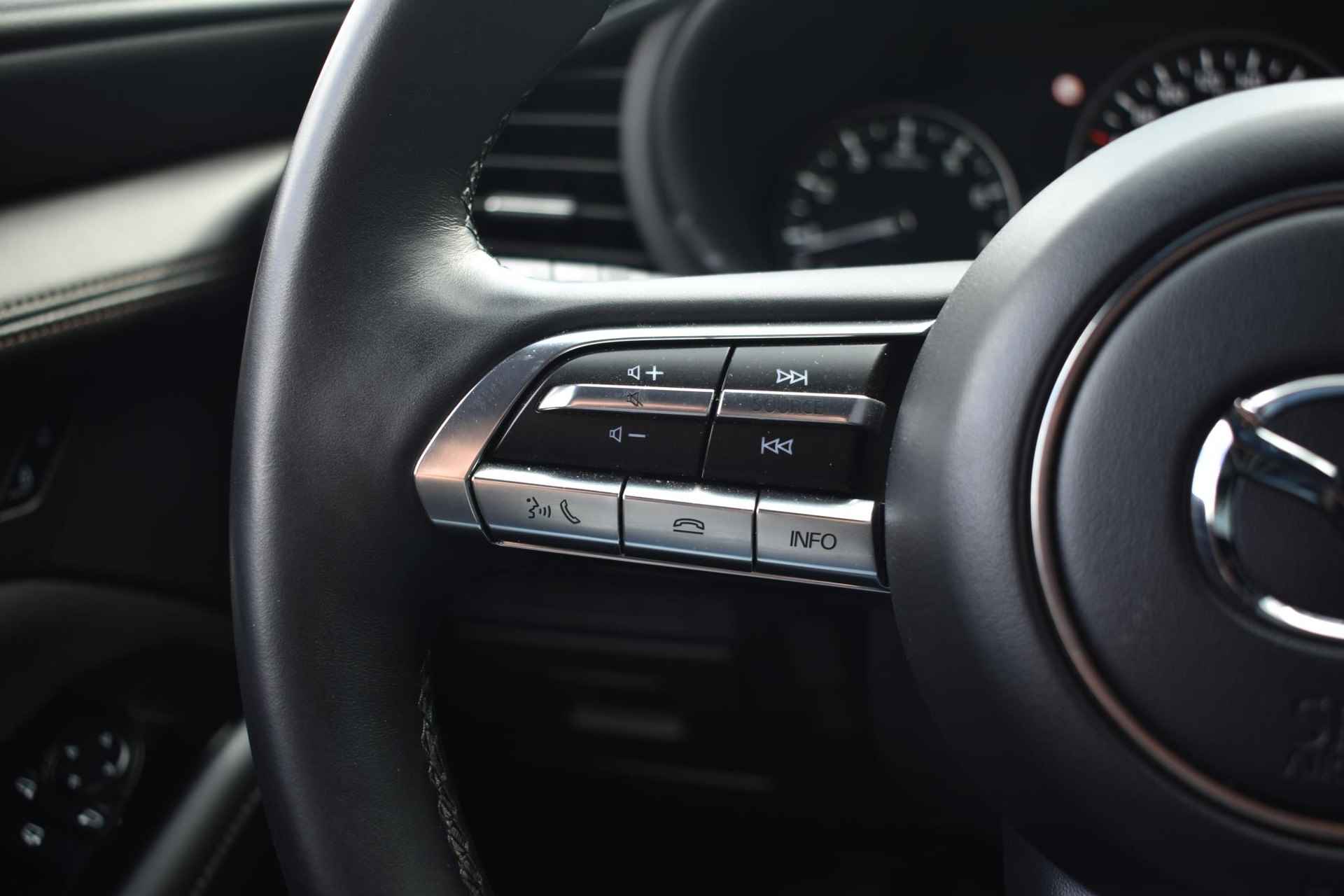 Mazda 3 2.0 e-SkyActiv-G M Hybrid Sportive 150pk | Navigatie | Keyless Entry | Head-up Display | 1e Eigenaar - 34/40