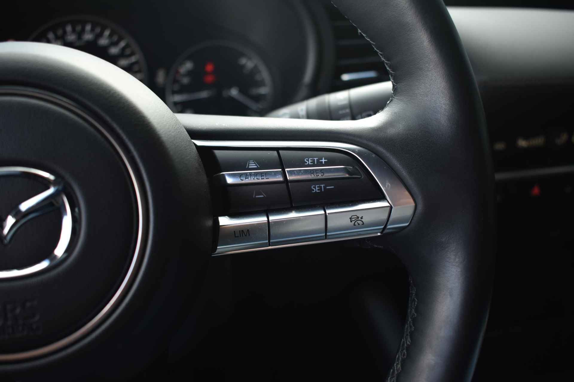 Mazda 3 2.0 e-SkyActiv-G M Hybrid Sportive 150pk | Navigatie | Keyless Entry | Head-up Display | 1e Eigenaar - 35/40