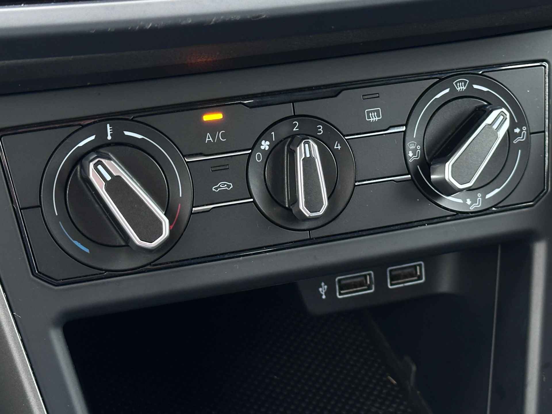 Volkswagen Polo 1.0 TSI Comfortline|Navigatie|AppConnect|Cruise Adaptief - 7/28