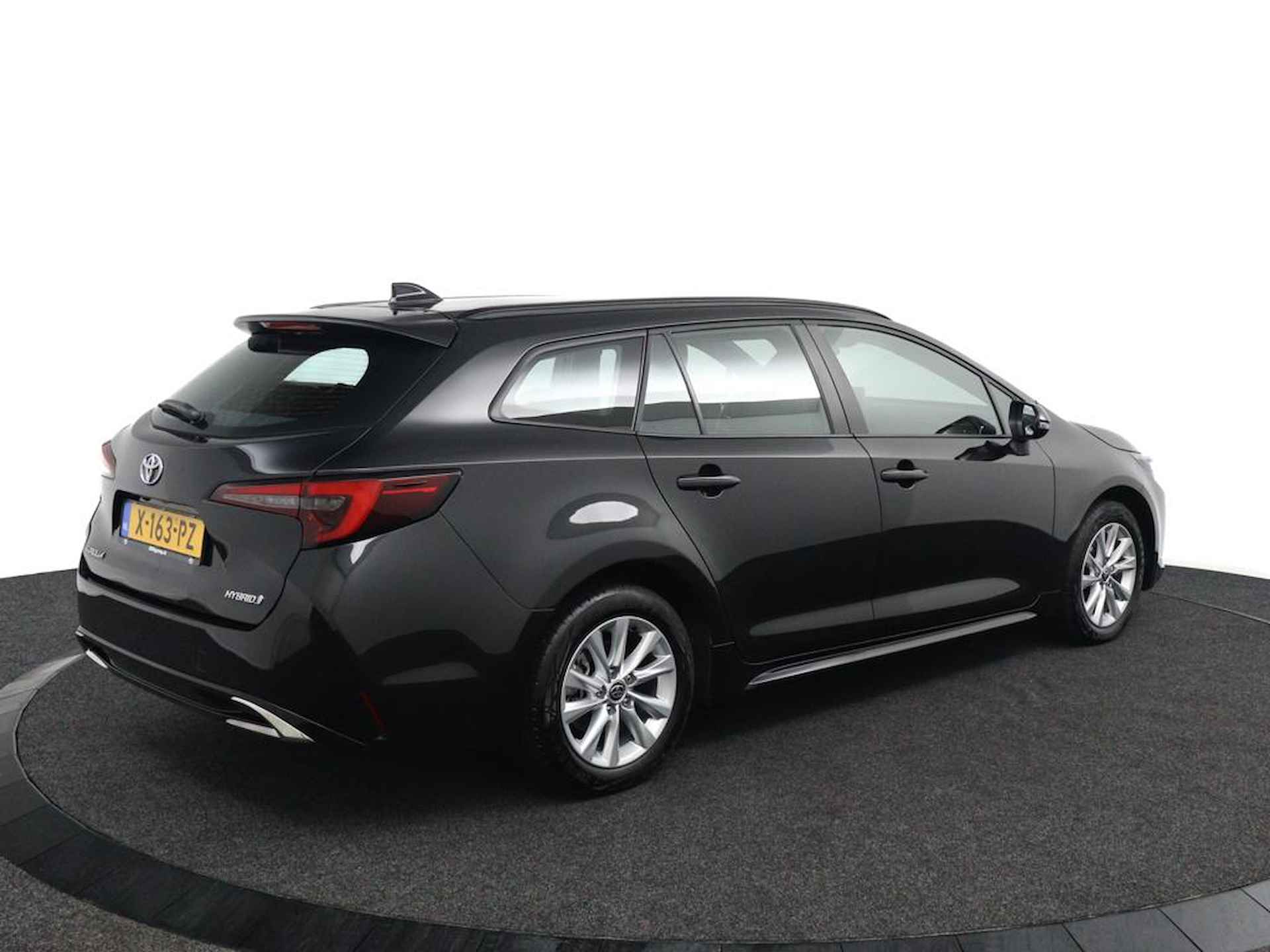 Toyota Corolla Touring Sports Hybrid 140 Active | Veel Rijcomfort | Zeer Zuinig | 596 Liter Bagageruimte | 140 PK | 10 Jaar Garantie | - 3/44