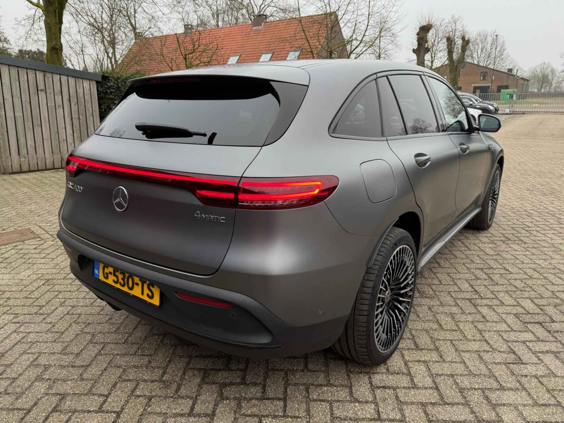 Mercedes-Benz EQC 400 4MATIC Premium Plus 80 kWh AMG Matte lak! VOL! - 8/40