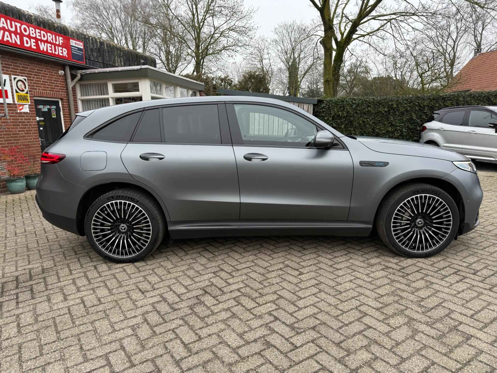 Mercedes-Benz EQC 400 4MATIC Premium Plus 80 kWh AMG Matte lak! VOL! - 9/40