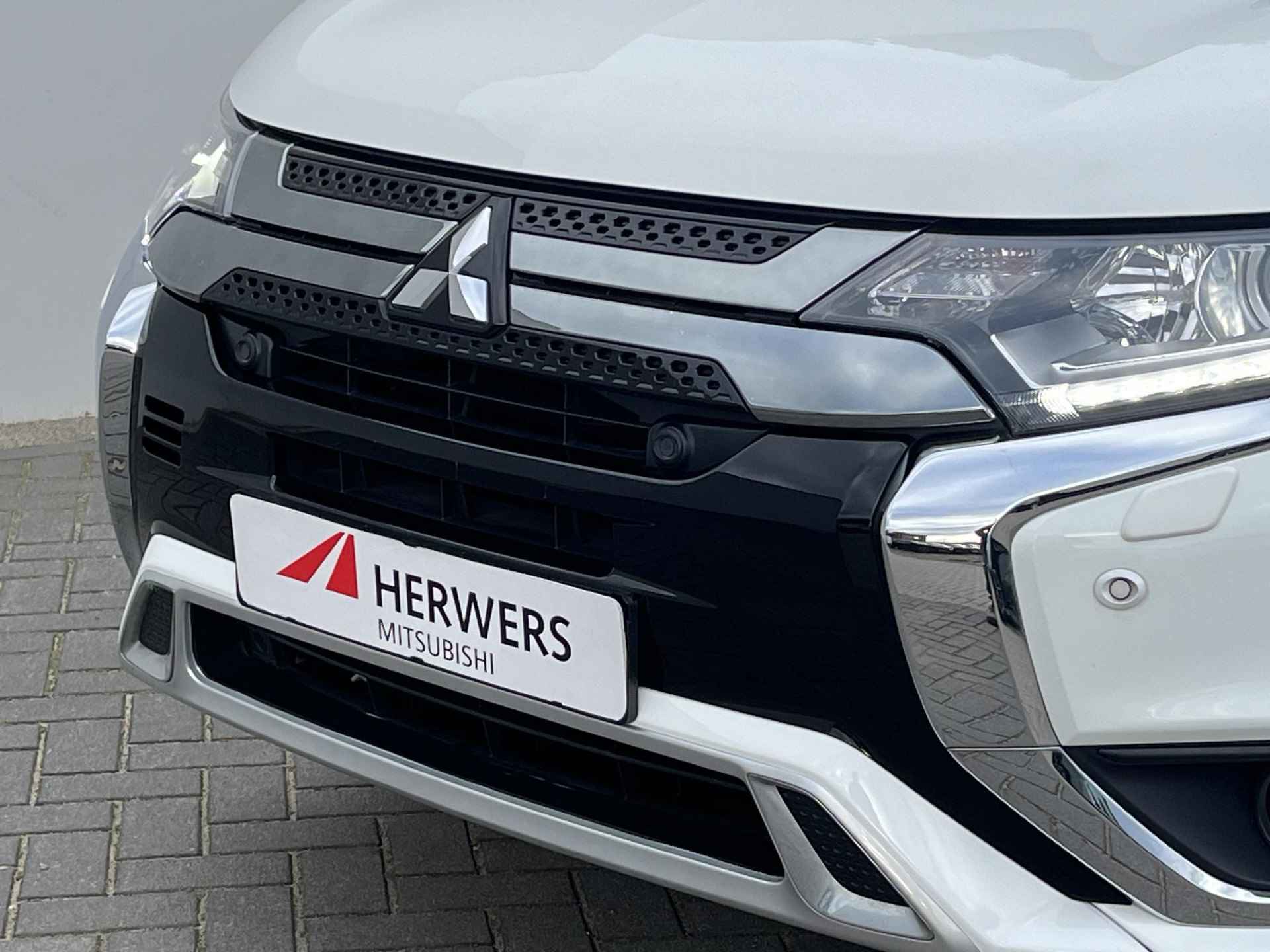 Mitsubishi Outlander 2.4 PHEV Automaat Intense / Plug-in / Keyless / Apple carplay & Android auto / Climate control / Cruise control - 38/48