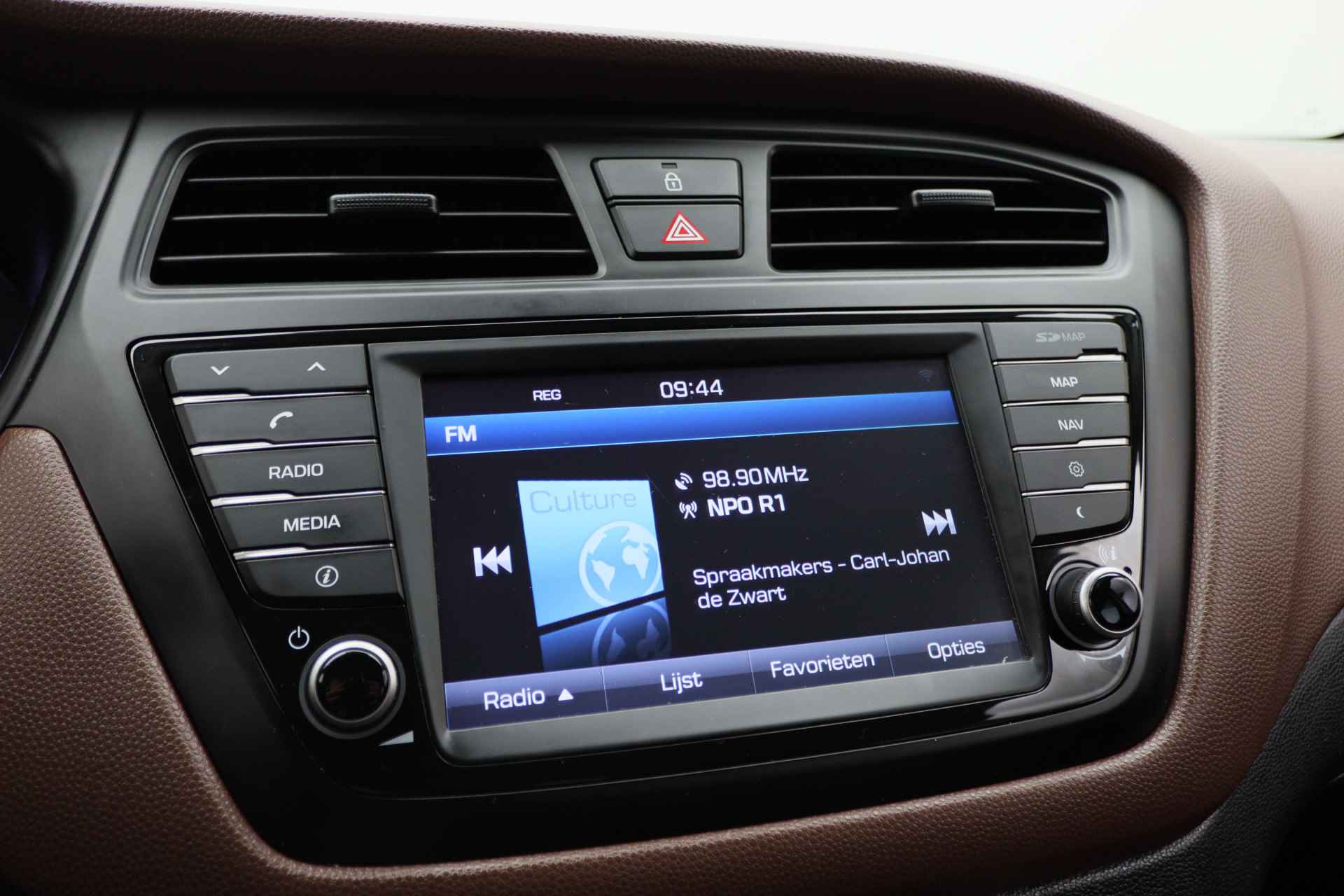 Hyundai i20 1.0 T-GDI Comfort Climate, Cruise, Camera, Navigatie, PDC, USB/AUX - 36/40