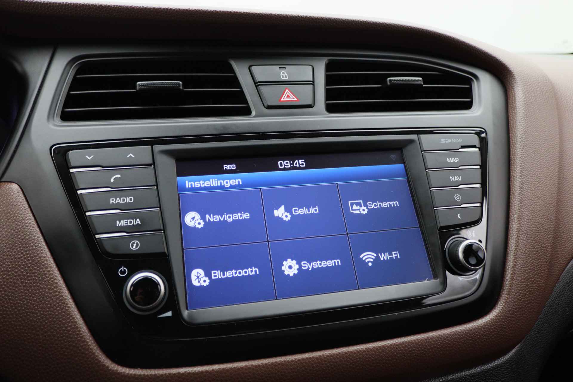 Hyundai i20 1.0 T-GDI Comfort Climate, Cruise, Camera, Navigatie, PDC, USB/AUX - 37/40