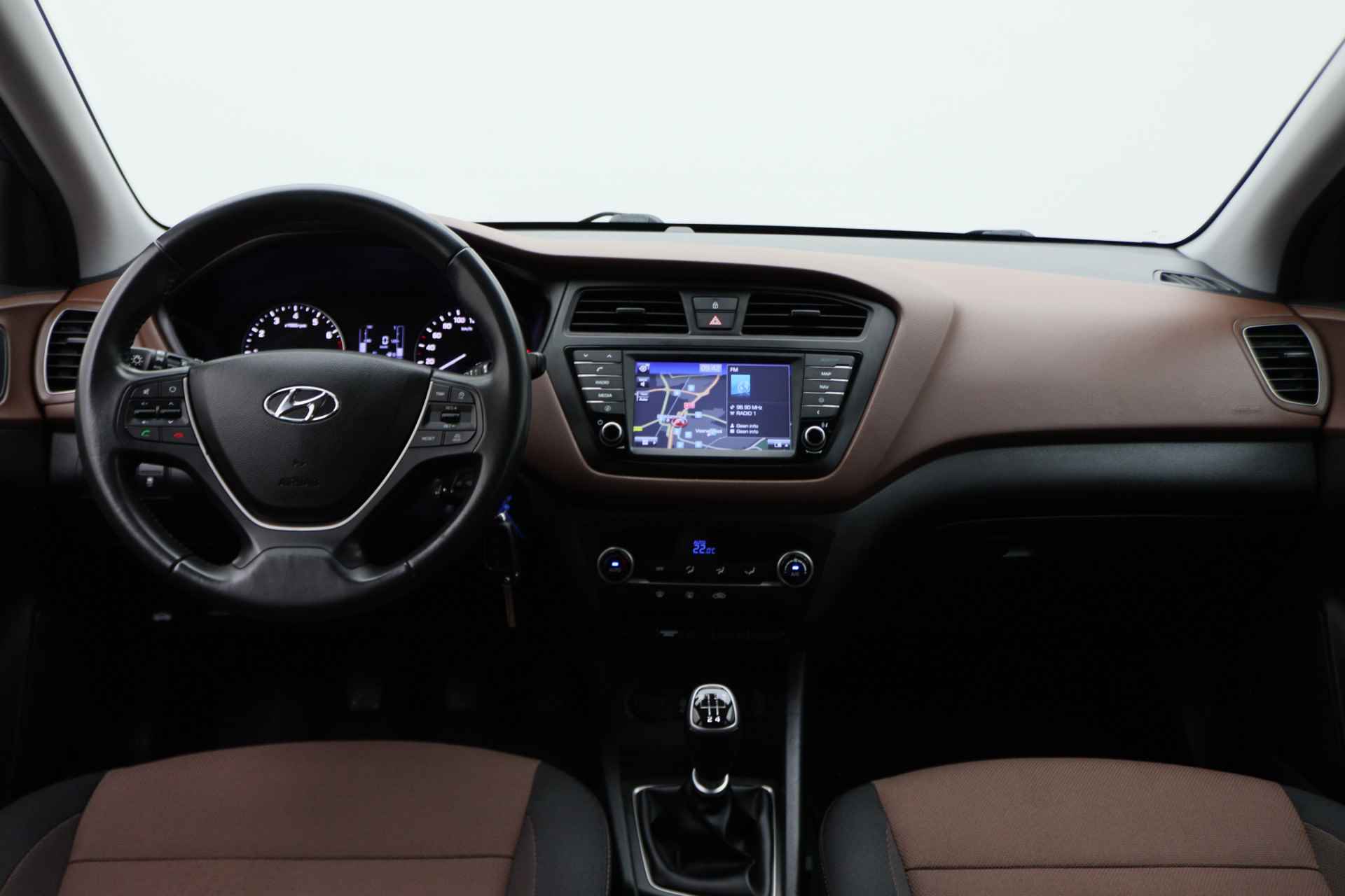 Hyundai i20 1.0 T-GDI Comfort Climate, Cruise, Camera, Navigatie, PDC, USB/AUX - 2/40