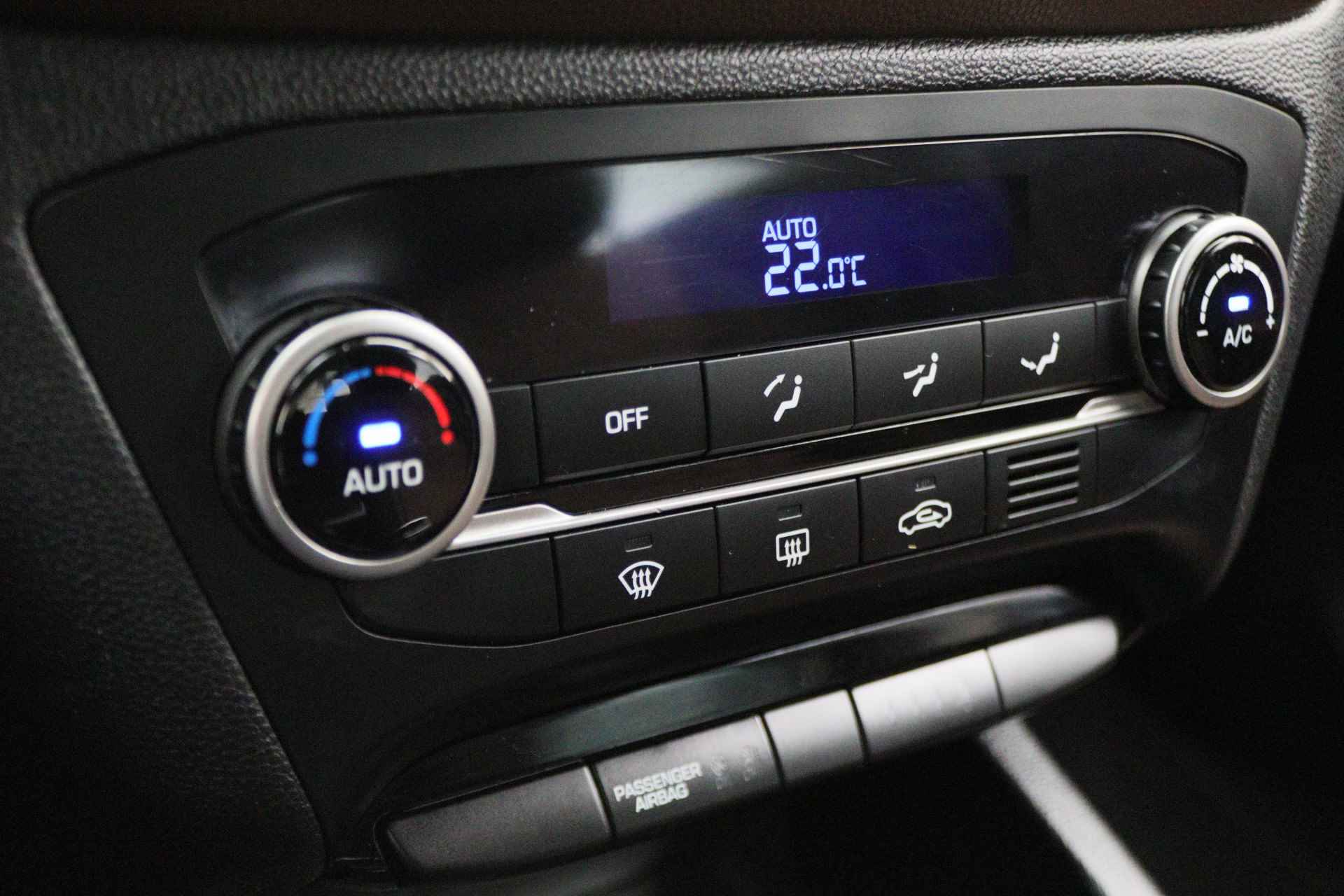 Hyundai i20 1.0 T-GDI Comfort Climate, Cruise, Camera, Navigatie, PDC, USB/AUX - 30/40
