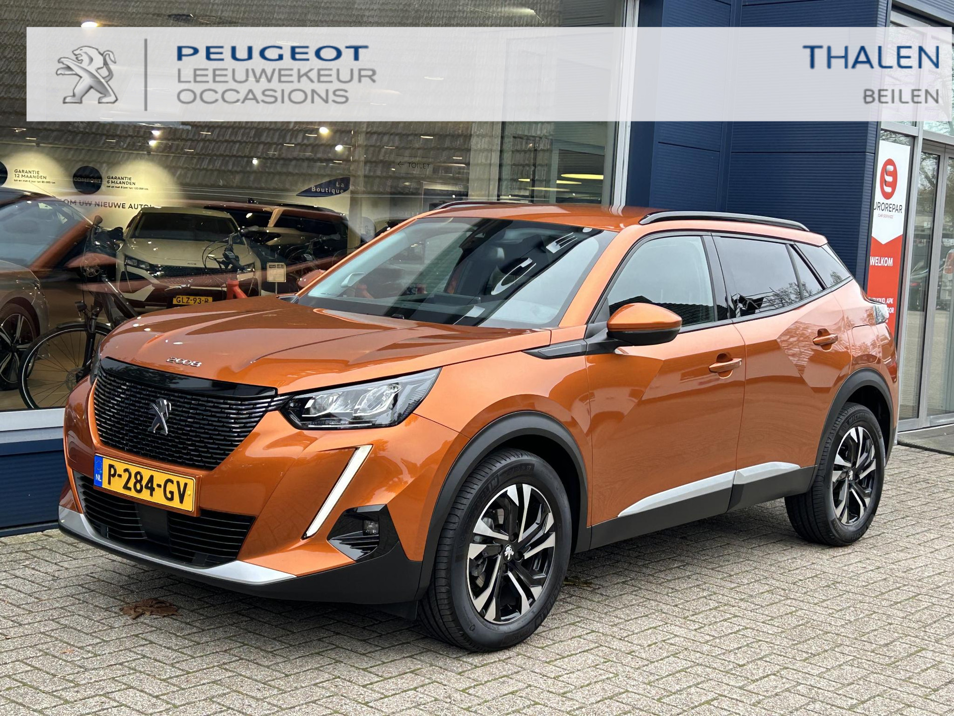 Peugeot 2008 1.2 Turbo 100 PK Allure Pack | Unieke KM stand: 18.644 | Navigatie | 3D Virtual Cockpit | LED Verlichting | Half Lederen Bekleding | Keyless Start | Climate Control | Cruise Control | 17 Inch Lichtmetalen Velgen |