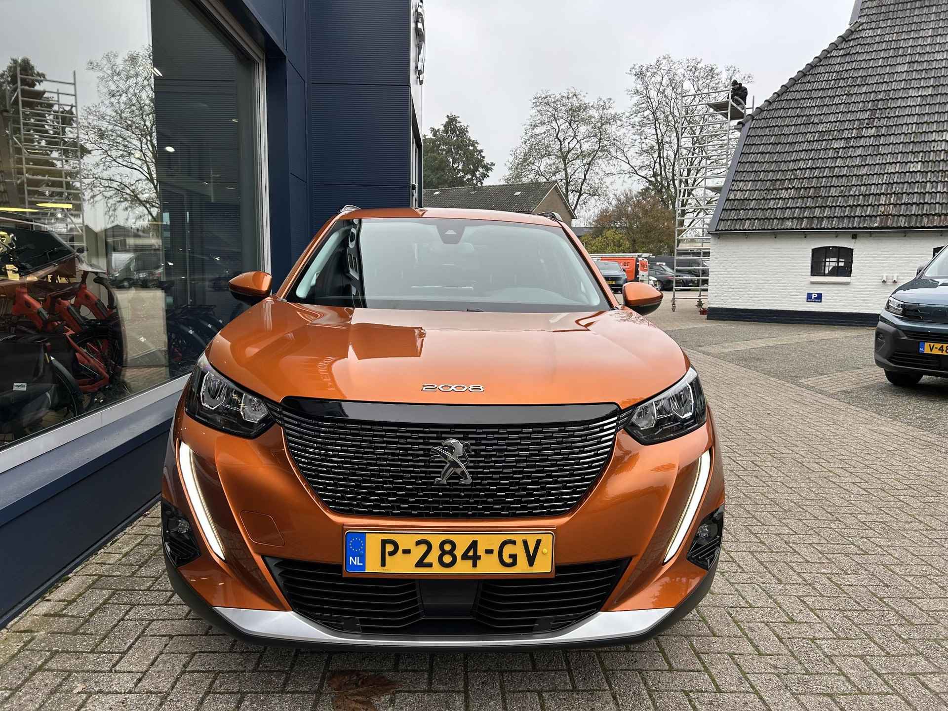 Peugeot 2008 1.2 Turbo 100 PK Allure Pack | Unieke KM stand: 18.644 | Navigatie | 3D Virtual Cockpit | LED Verlichting | Half Lederen Bekleding | Keyless Start | Climate Control | Cruise Control | 17 Inch Lichtmetalen Velgen | - 5/47