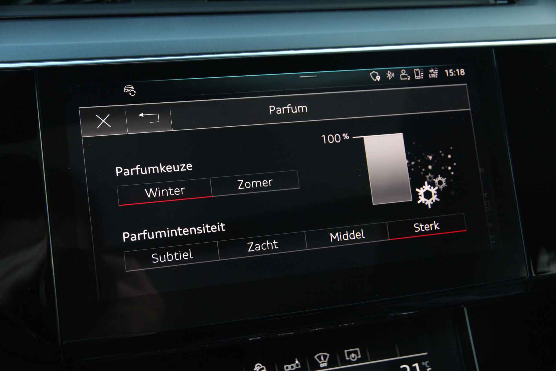 Audi e-tron 55 quattro S Line Plus Pano inc.BTW 360º Cam,Sportstoelen,Leder - 16/24