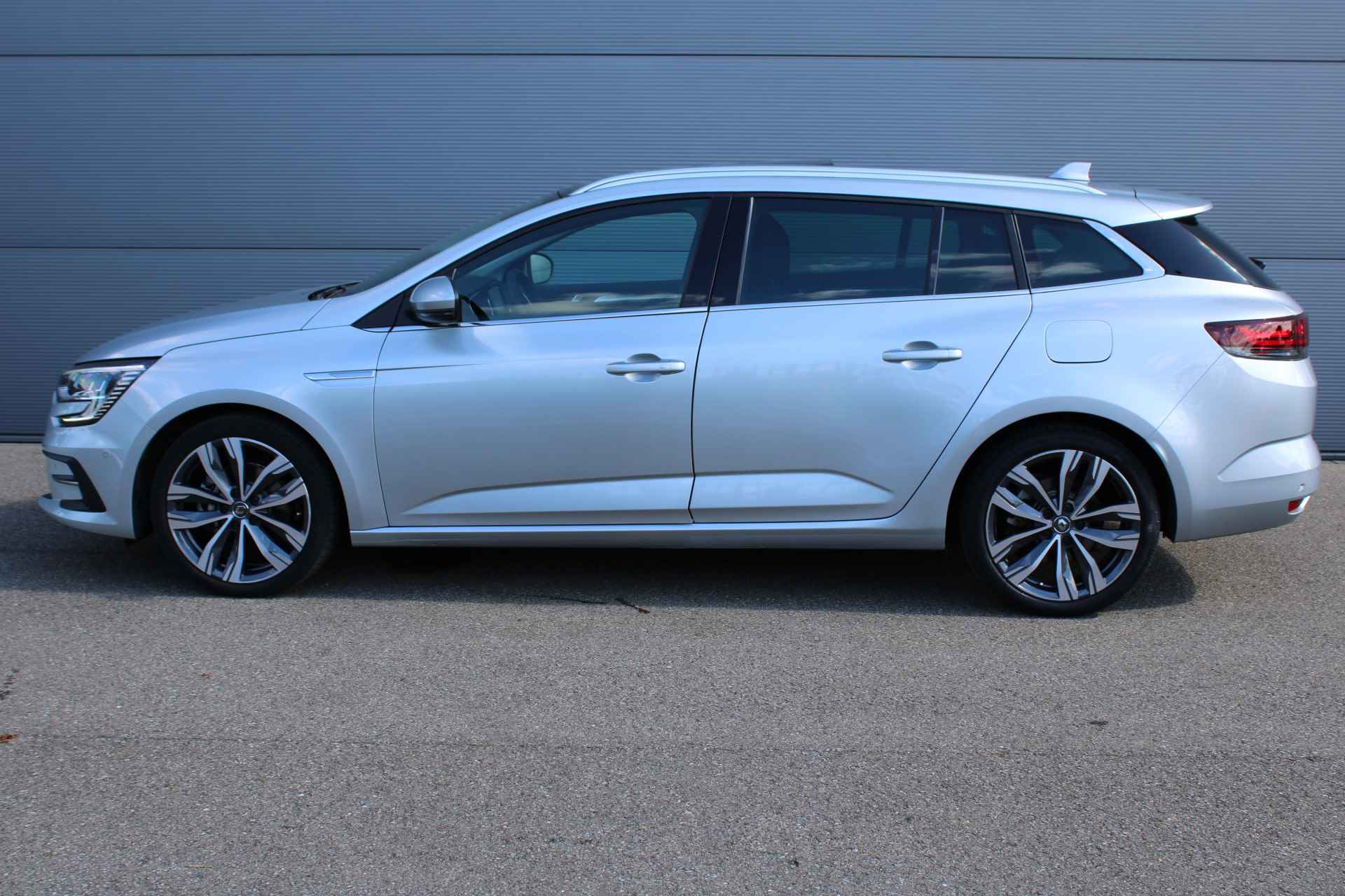 Renault Mégane Estate 1.6 E-Tech Plug-In Hybrid 160 Techno automaat | KEYLESS | OPEN DAK | NAVI | TREKHAAK | - 12/40