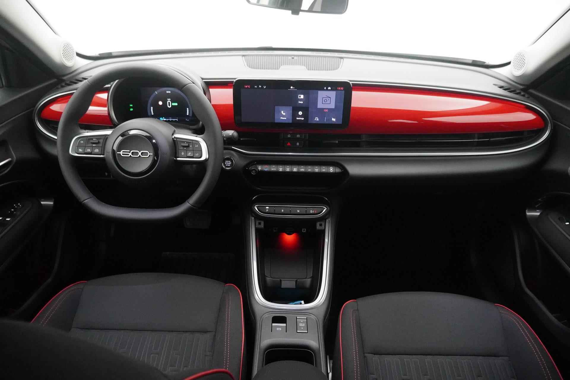 Fiat 600e RED 54 kWh Apple carplay/Android auto | Climate control - 12/31