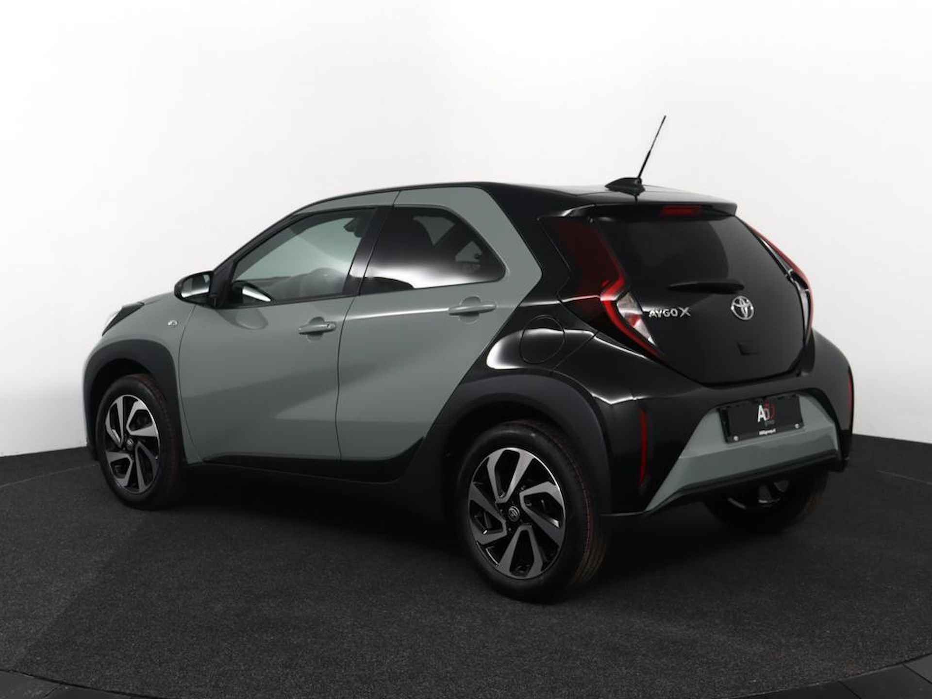 Toyota Aygo X 1.0 VVT-i S-CVT Pulse | Nieuw uit voorraad leverbaar! | 10 jaar fabrieksgarantie! | - 12/51