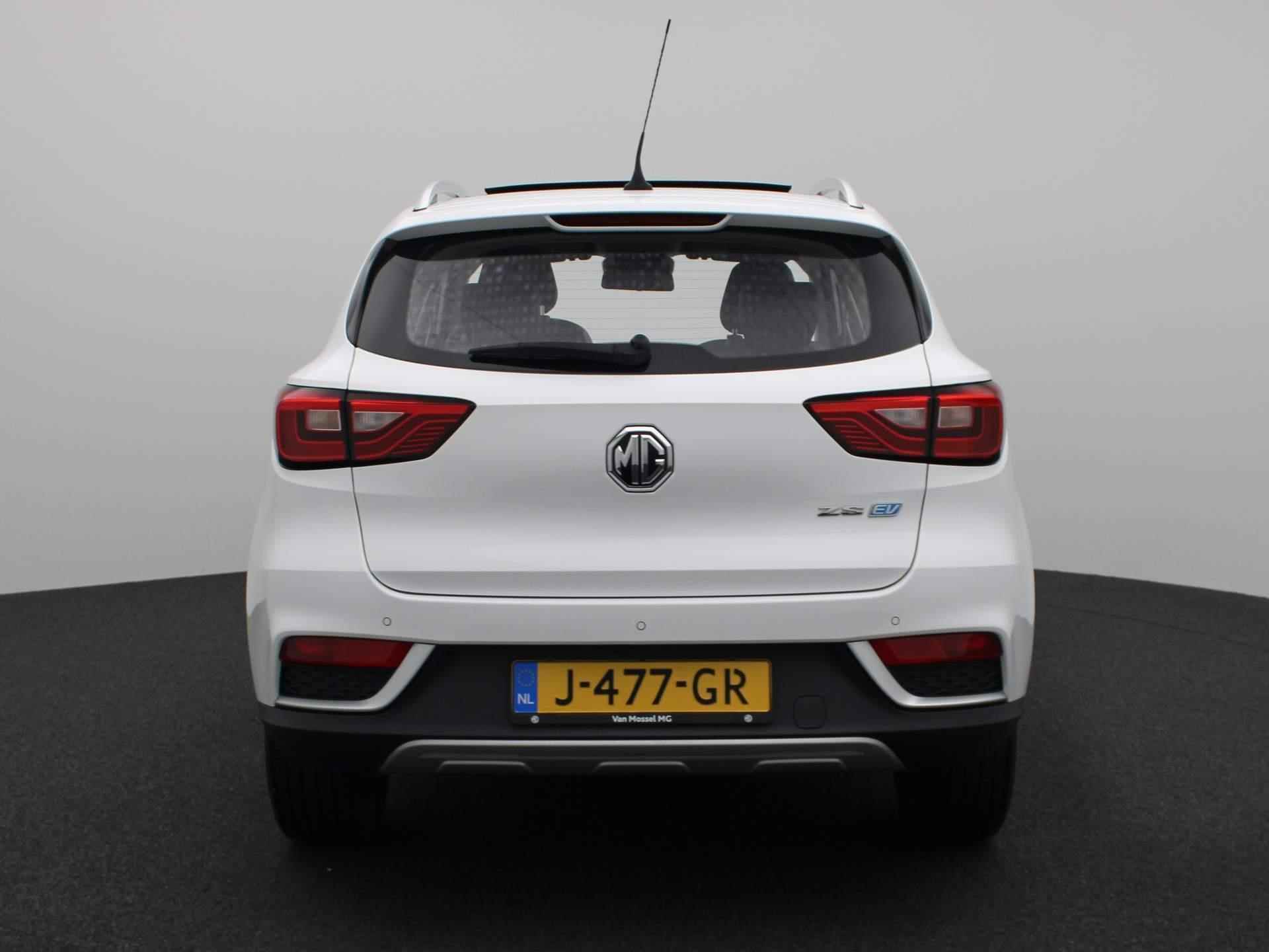 MG ZS EV Luxury 45 kWh | Leder | Navigatie | Achteruitrijcamera | Panoramaschuifdak | Stoelverwarming | Apple Carplay\Android Auto | - 3/32