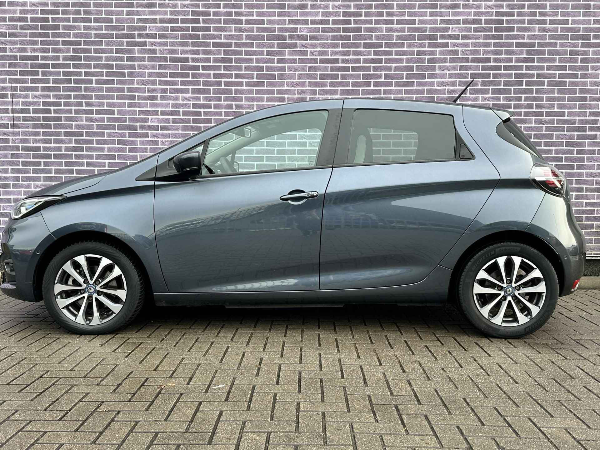 Renault ZOE R135 Intens 52 kWh | Inclusief accu | Cruise control | Navigatie | Climate control | LED koplampen | Bluetooth | Snelladen | Apple Carplay / Android Auto | Warmtepomp | - 8/23