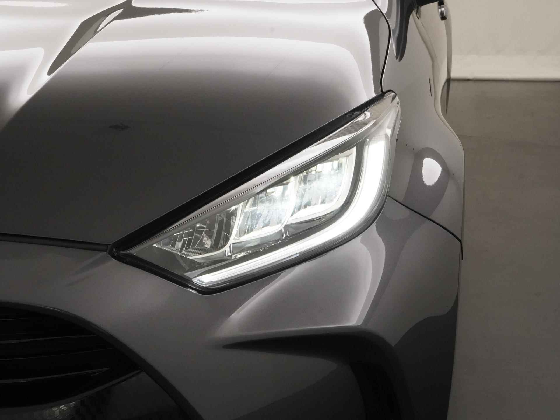 Toyota Yaris 1.5 Hybrid Style | Panoramadak | Head Up | Zondag Open! - 19/36