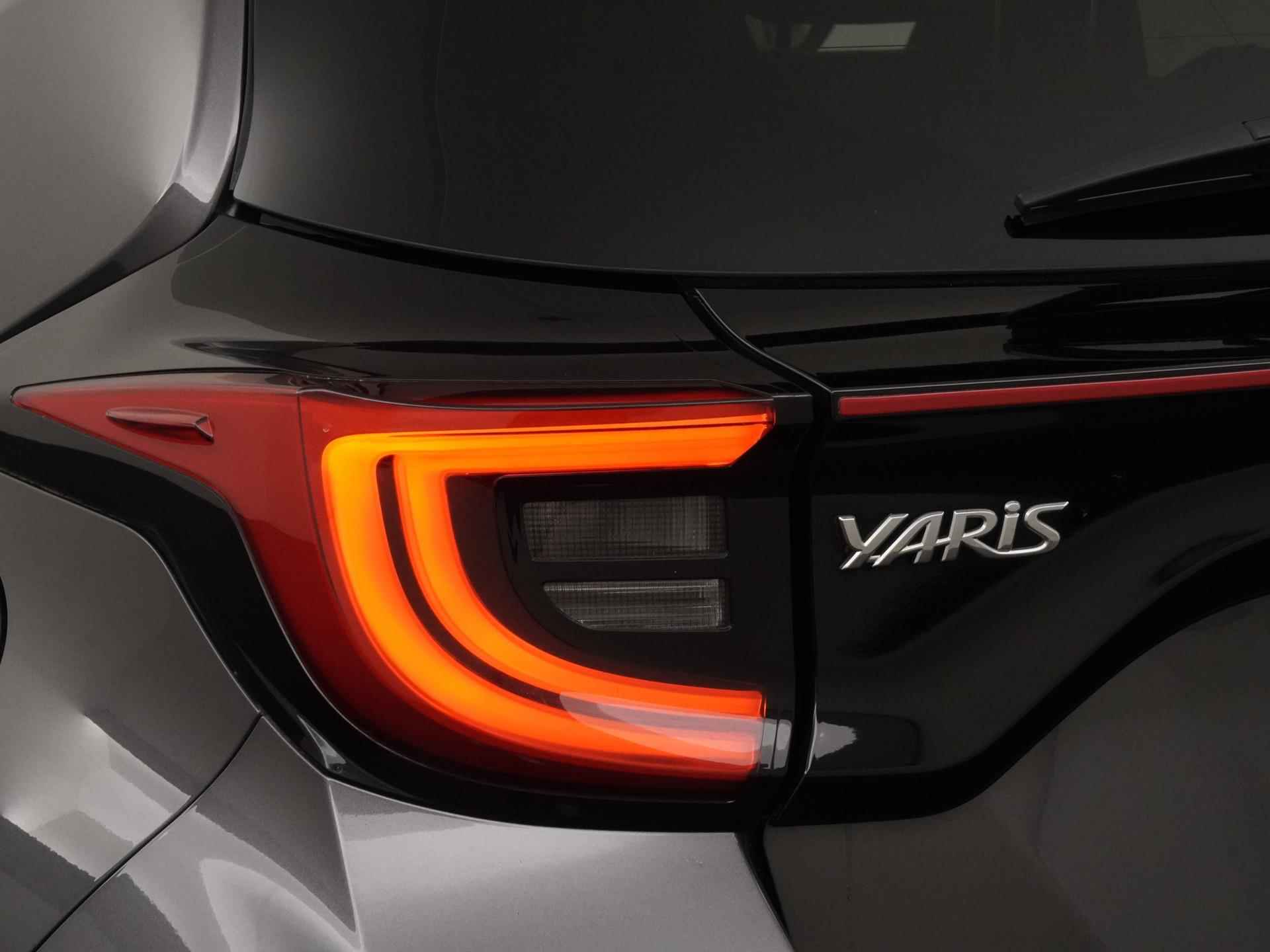 Toyota Yaris 1.5 Hybrid Style | Panoramadak | Head Up | Zondag Open! - 20/36
