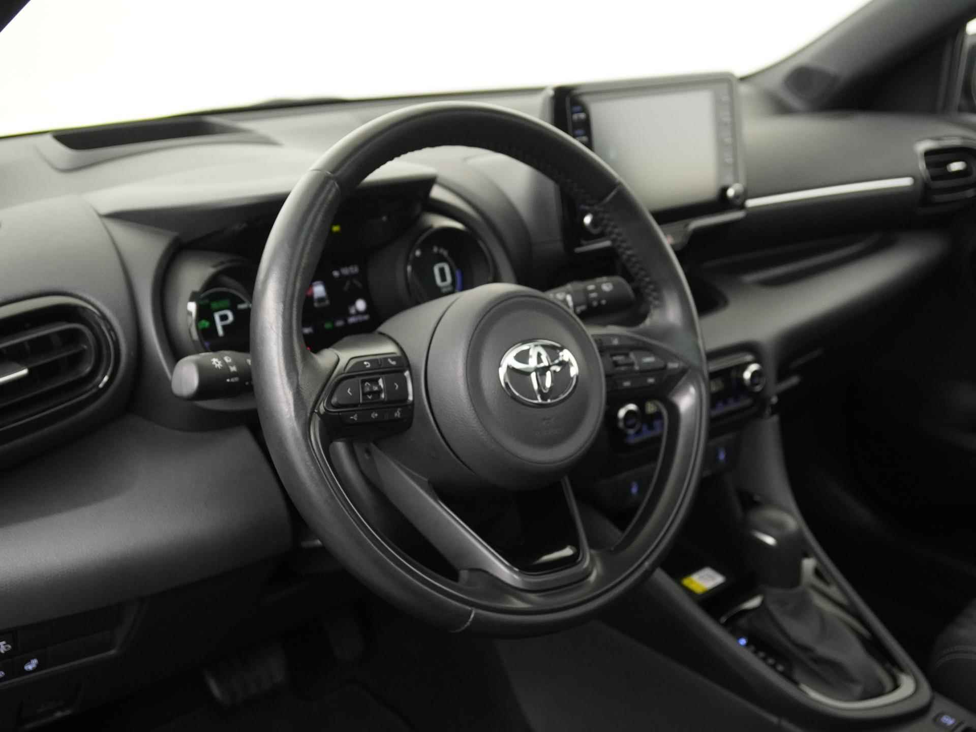 Toyota Yaris 1.5 Hybrid Style | Panoramadak | Head Up | Zondag Open! - 31/36