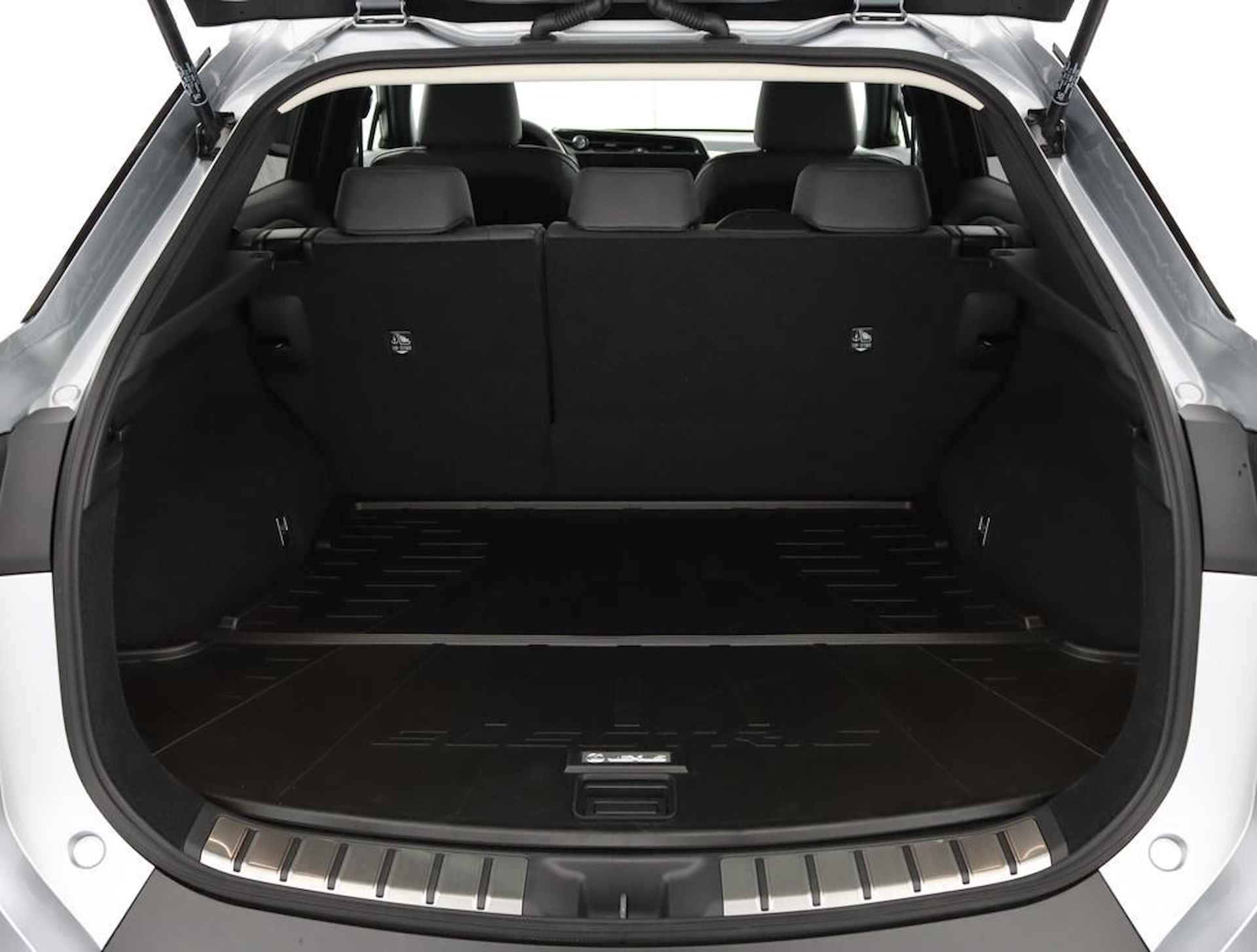 Lexus RZ 450e Executive Line 71 kWh | Panoramadak | Apple Carplay & Android Auto | Stoelverwarming - 23/57