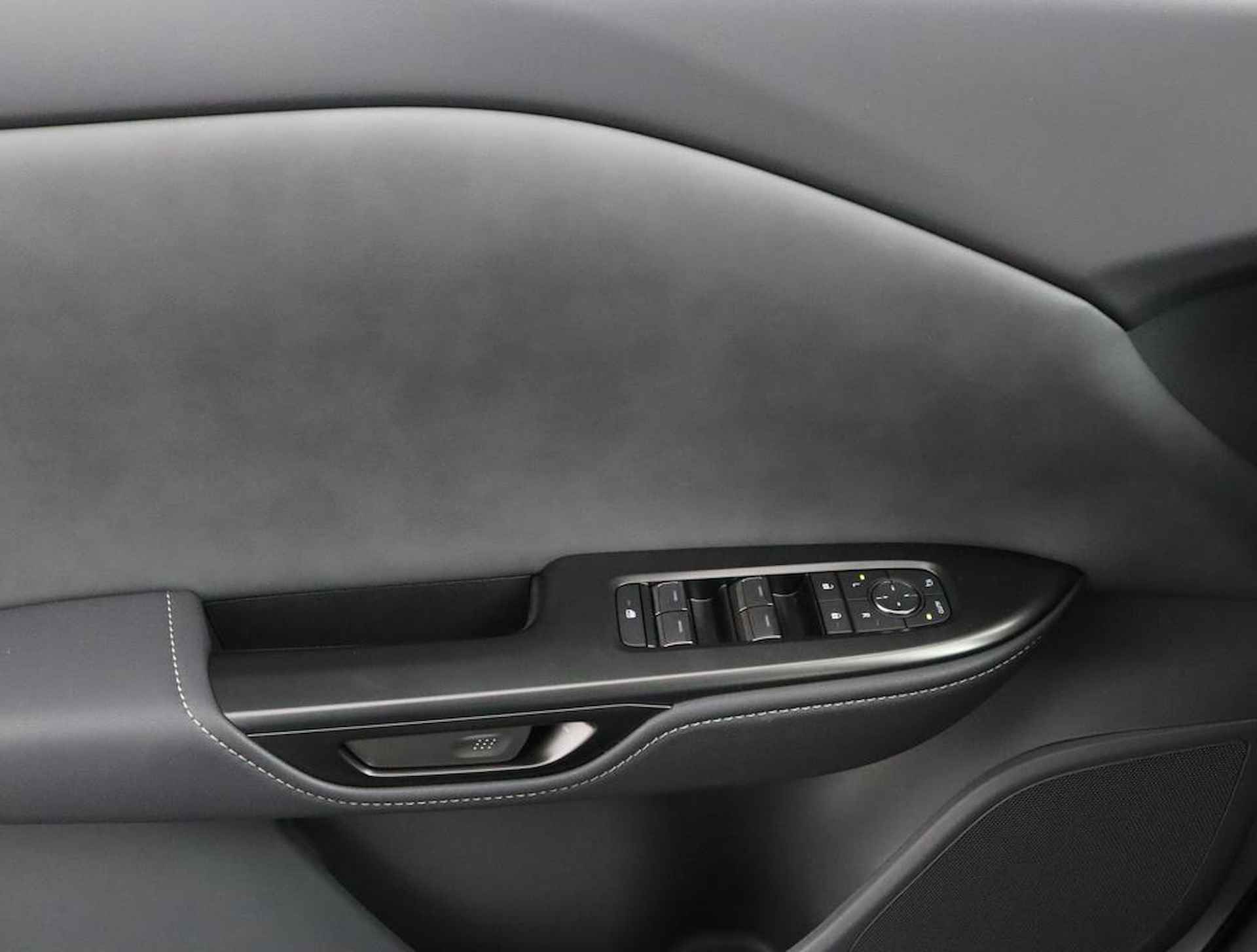 Lexus RZ 450e Executive Line 71 kWh | Panoramadak | Apple Carplay & Android Auto | Stoelverwarming - 28/57