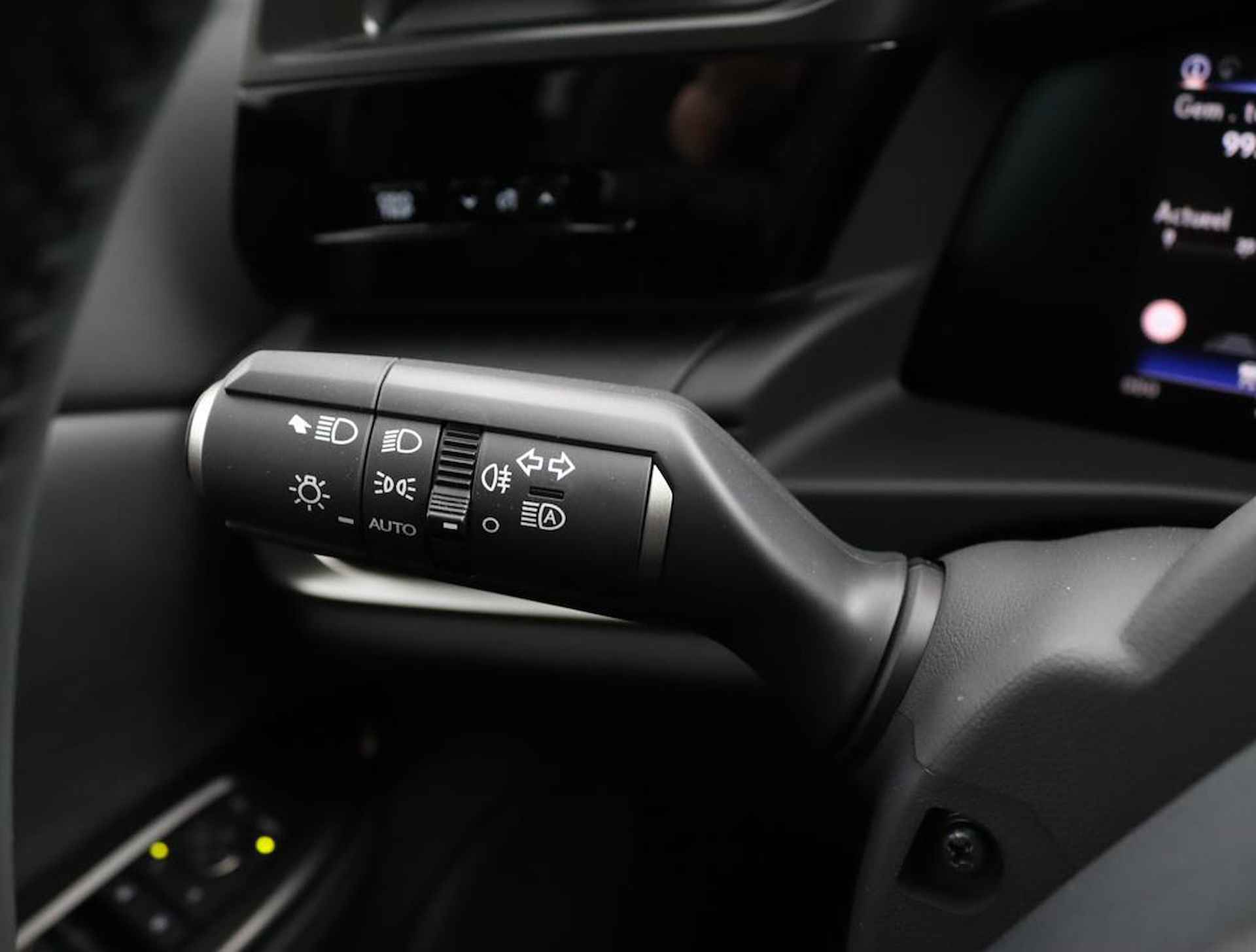 Lexus RZ 450e Executive Line 71 kWh | Panoramadak | Apple Carplay & Android Auto | Stoelverwarming - 30/57