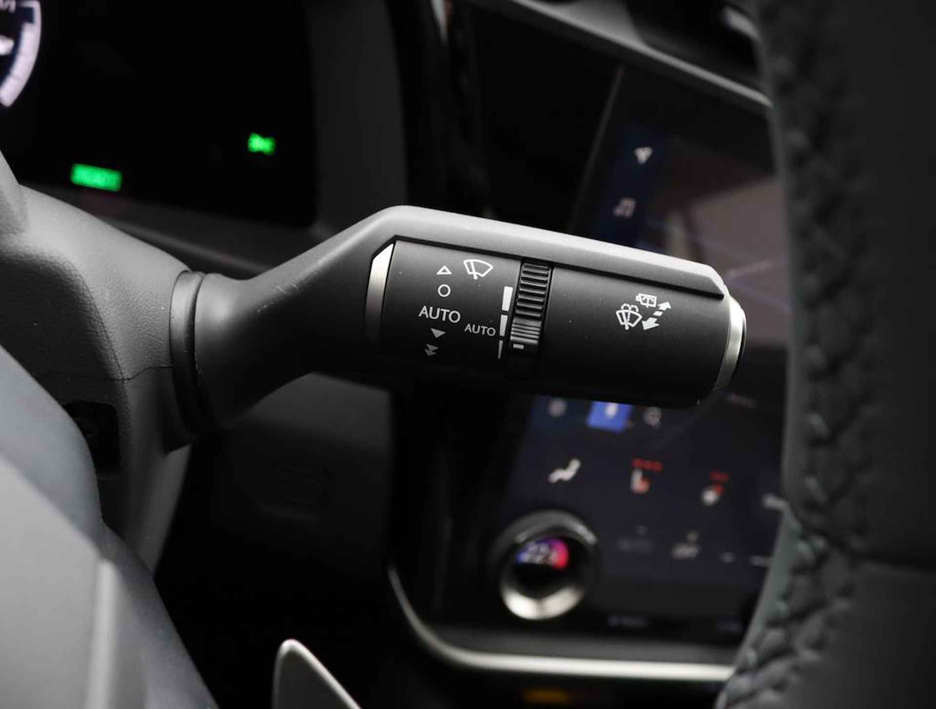 Lexus RZ 450e Executive Line 71 kWh | Panoramadak | Apple Carplay & Android Auto | Stoelverwarming - 31/57