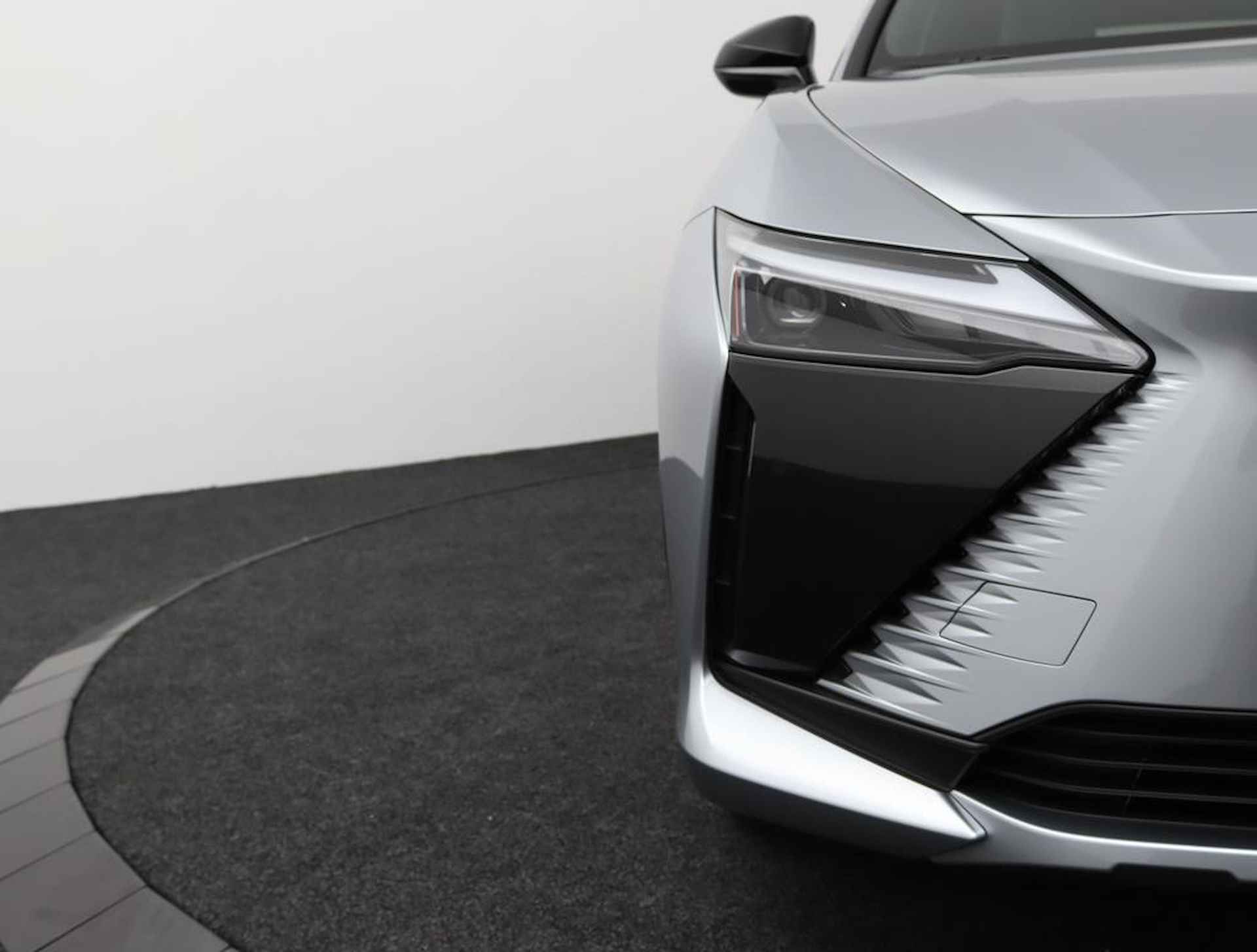 Lexus RZ 450e Executive Line 71 kWh | Panoramadak | Apple Carplay & Android Auto | Stoelverwarming - 35/57