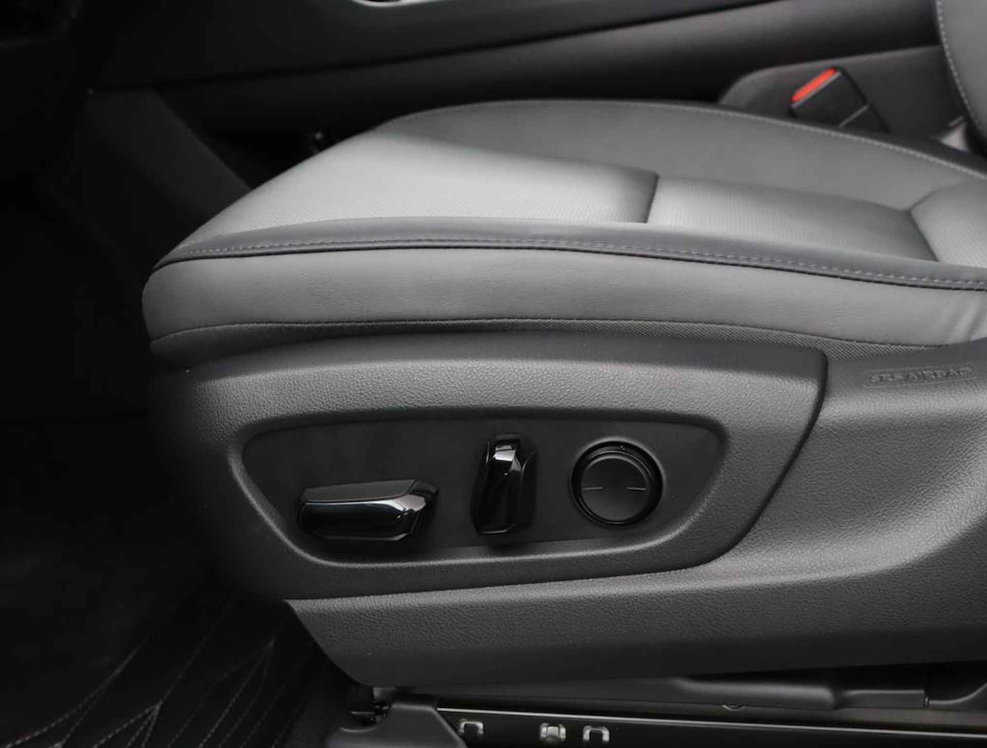 Lexus RZ 450e Executive Line 71 kWh | Panoramadak | Apple Carplay & Android Auto | Stoelverwarming - 39/57