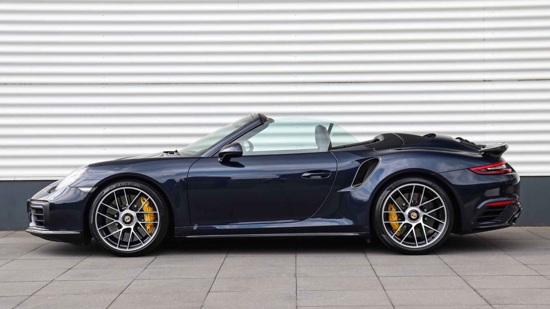 Porsche 911 Cabrio 3.8 Turbo S | Burmester | Stoelventilatie | Keramisch | Achterasbesturing | Stuurwielverwarming - 2/38