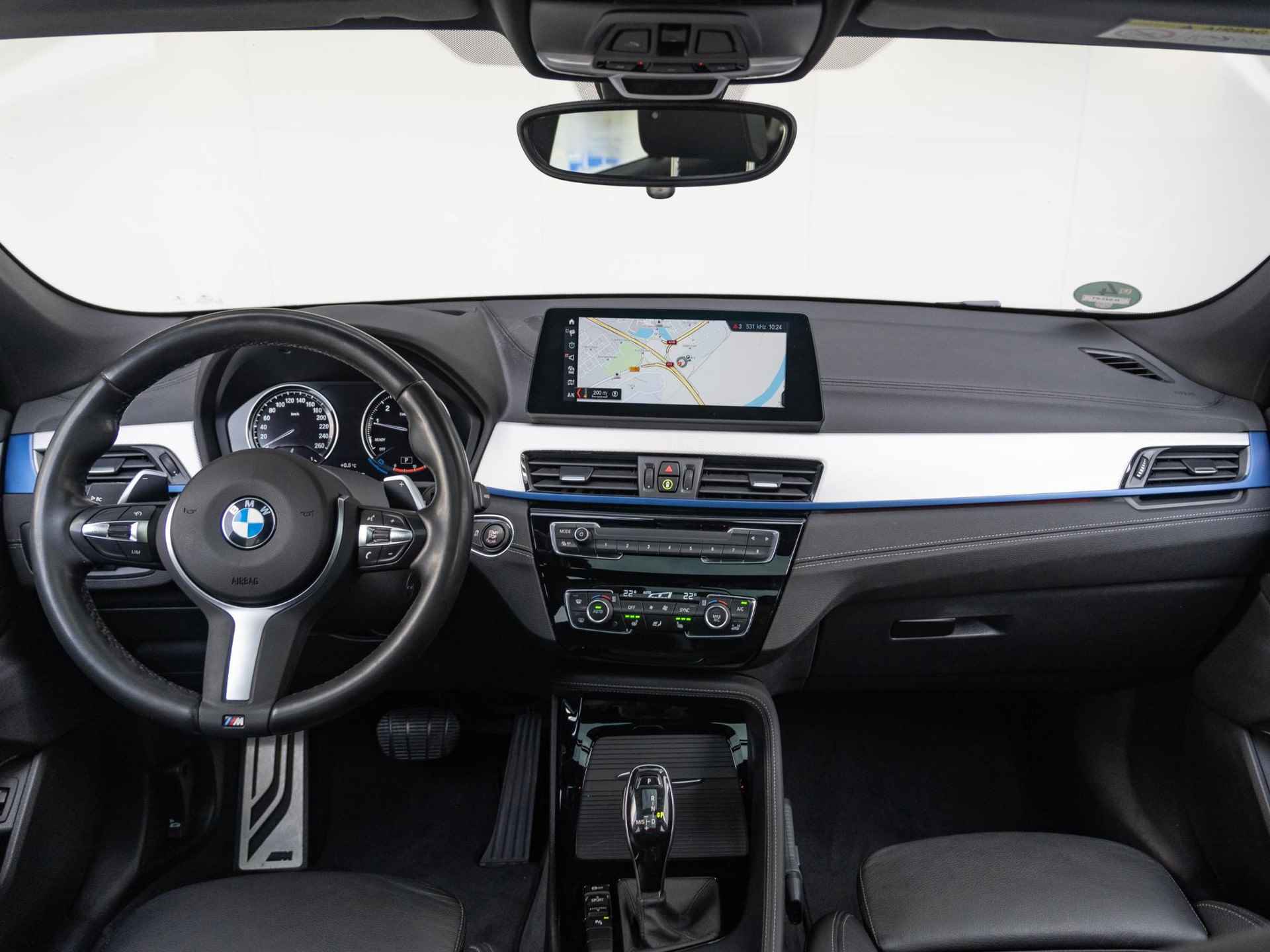 BMW X2 sDrive20i | High Executive | M Sportpakket | Glazen panoramadak | 19 inch | Sportstoelen | Head Up Display | HiFi | Stoelverwarming | Parking Assistant - 7/35