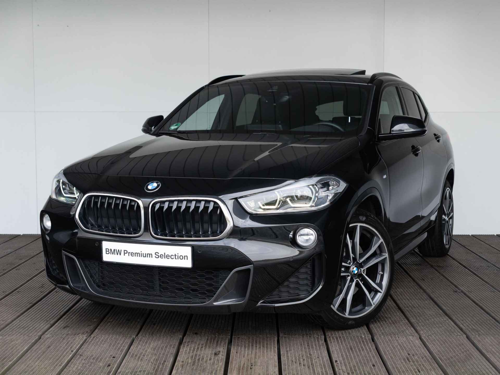 BMW X2 sDrive20i | High Executive | M Sportpakket | Glazen panoramadak | 19 inch | Sportstoelen | Head Up Display | HiFi | Stoelverwarming | Parking Assistant - 35/35