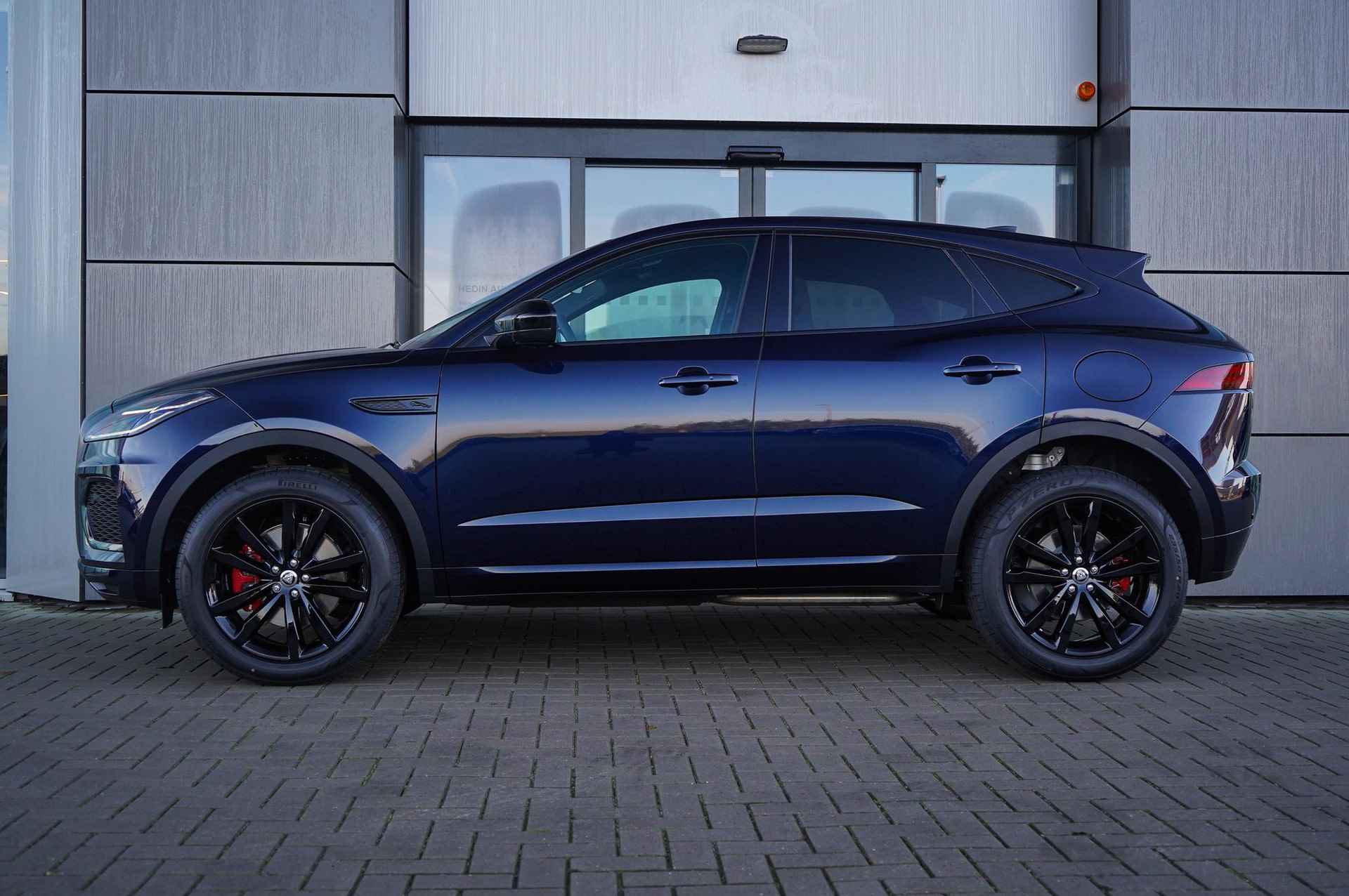 Jaguar E-PACE 1.5 P270e AWD R-Dynamic SE | Cloud leder | Direct leverbaar | Panoramadak | 20" Gloss Black | - 3/30