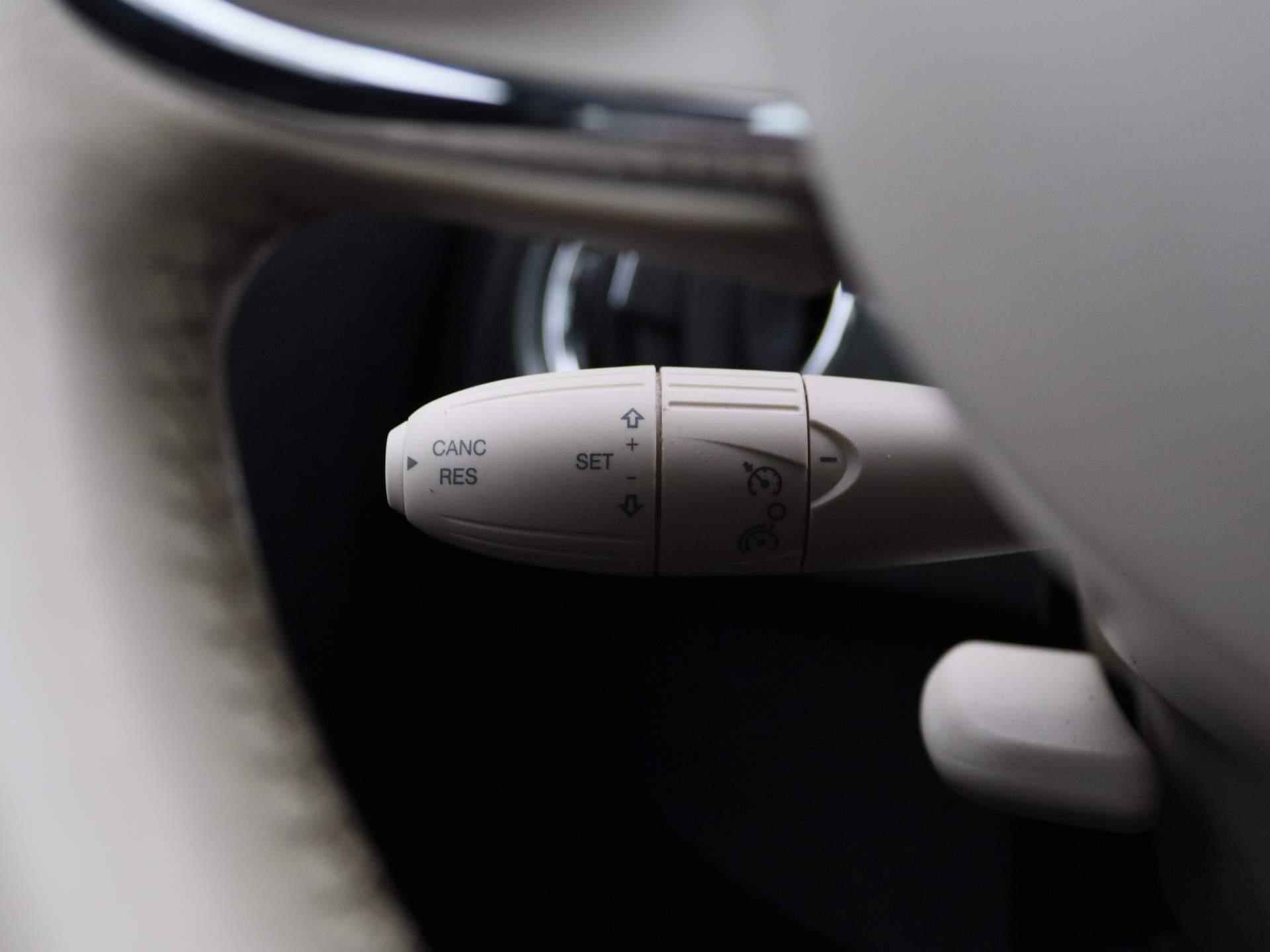 Fiat 500 1.2 Lounge | Navigatie | Airco | Panorama dak | Cruise control | Parkeer sensoren | Lichtmetalen velgen - 20/32