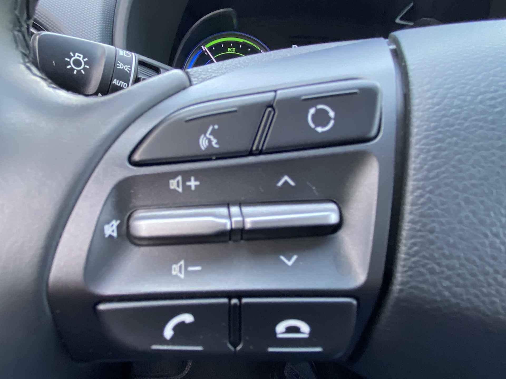 Hyundai Kona 1.6 GDI HEV Comfort / Apple carplay - Android auto / Adaptive cr - 12/27