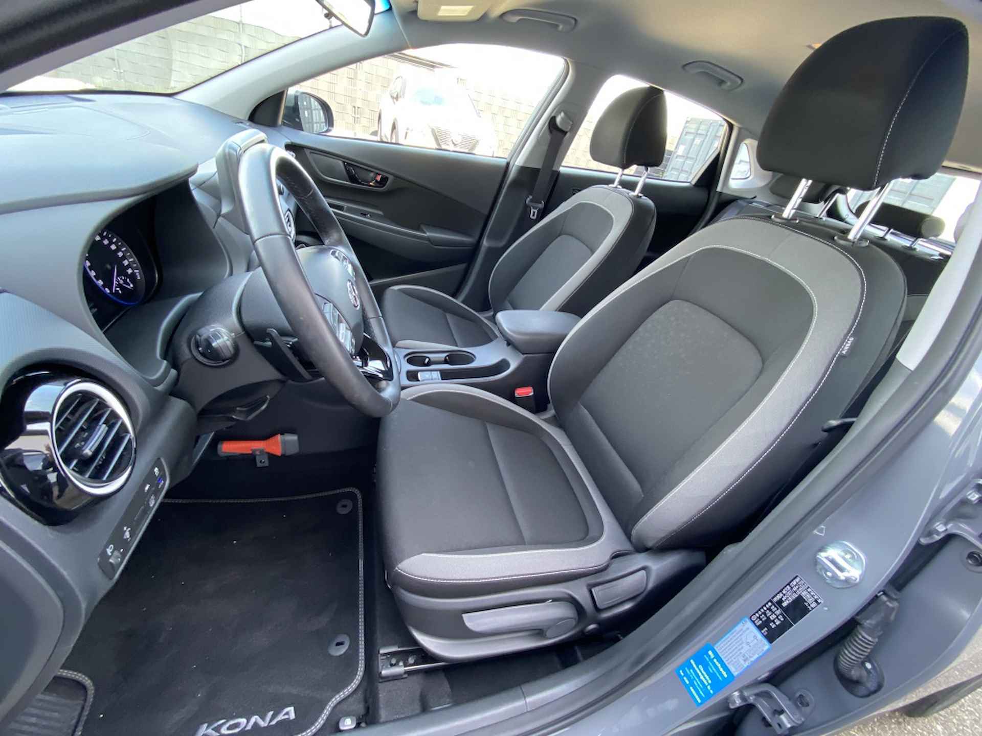 Hyundai Kona 1.6 GDI HEV Comfort / Apple carplay - Android auto / Adaptive cr - 23/27