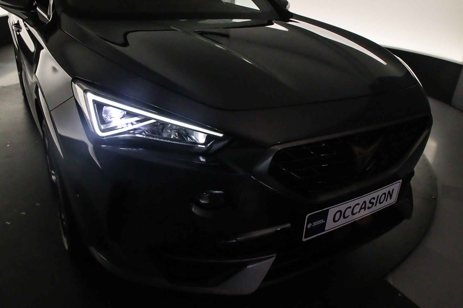 CUPRA Formentor VZ Performance 1.4 TSI e-Hybrid 245pk DSG Automaat Trekhaak, Panoramadak, Adaptive cruise control, Elektrische achterklep, Achteruitrijcamera, Stoelverwarming, Airco, Parkeer assistent, Stuurwiel verwarmd, LED verlichting - 49/50