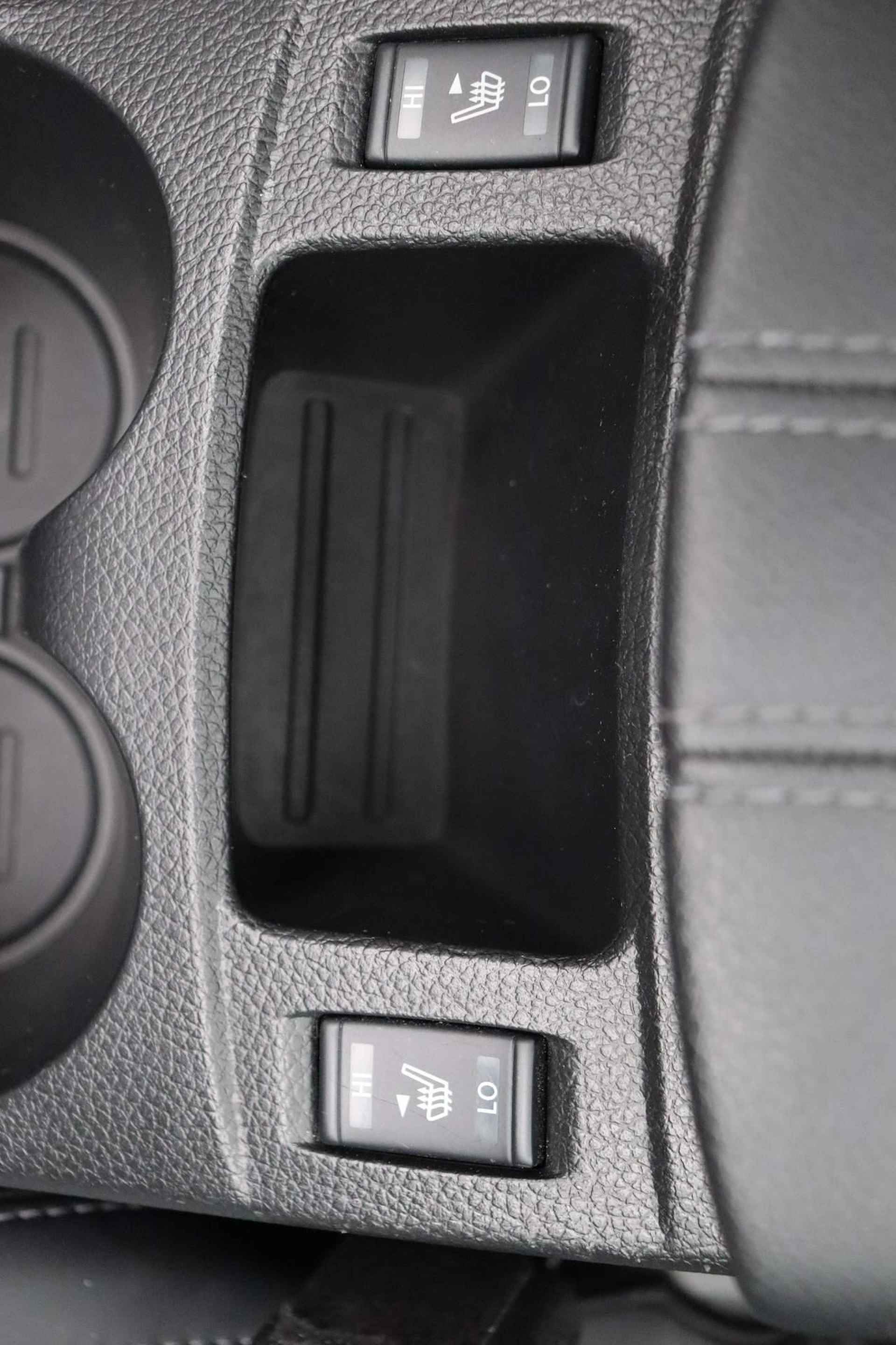 Nissan Qashqai 158pk DIG-T Premium Edition | Automaat | Lederen Bekleding | 19'' Lichtmetalen velgen | Panoramadak | Stoelverwarming | - 14/40