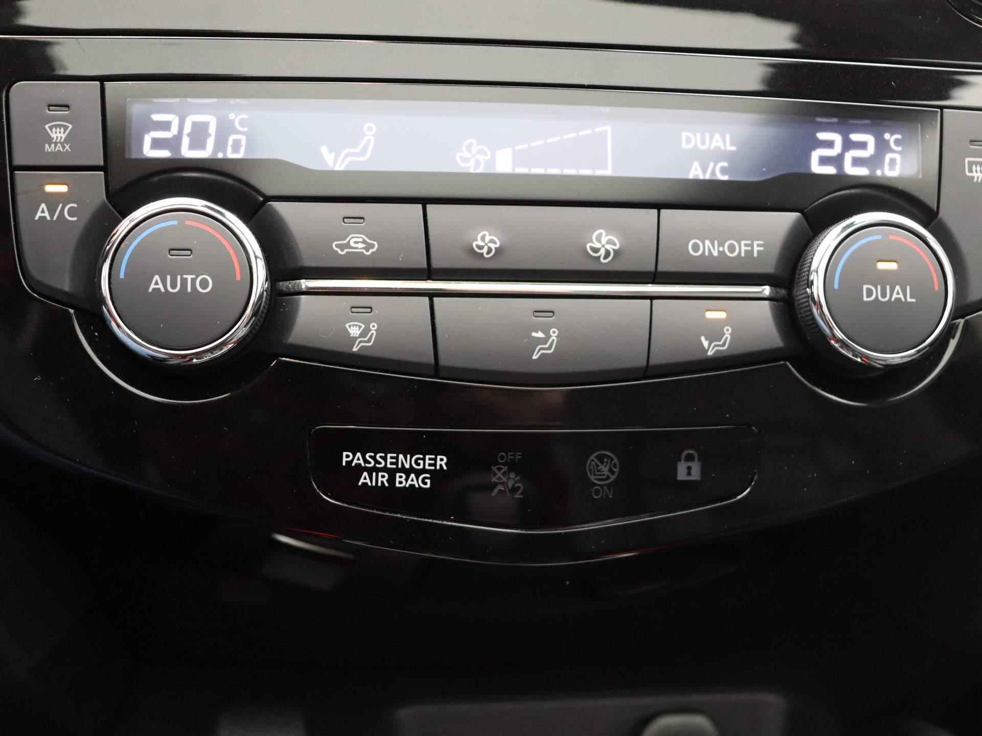Nissan Qashqai 158pk DIG-T Premium Edition | Automaat | Lederen Bekleding | 19'' Lichtmetalen velgen | Panoramadak | Stoelverwarming | - 28/40
