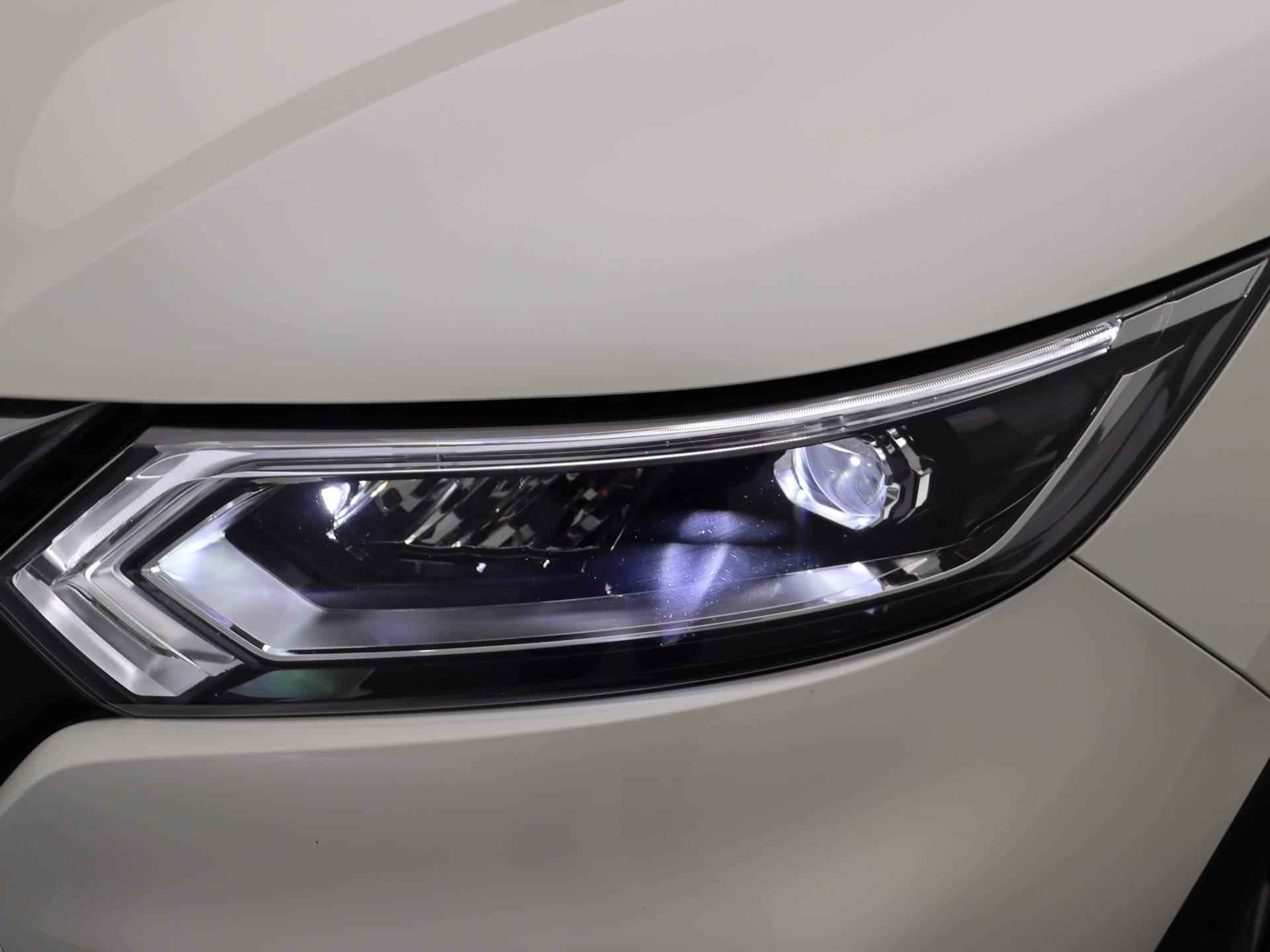 Nissan Qashqai 158pk DIG-T Premium Edition | Automaat | Lederen Bekleding | 19'' Lichtmetalen velgen | Panoramadak | Stoelverwarming | - 36/40
