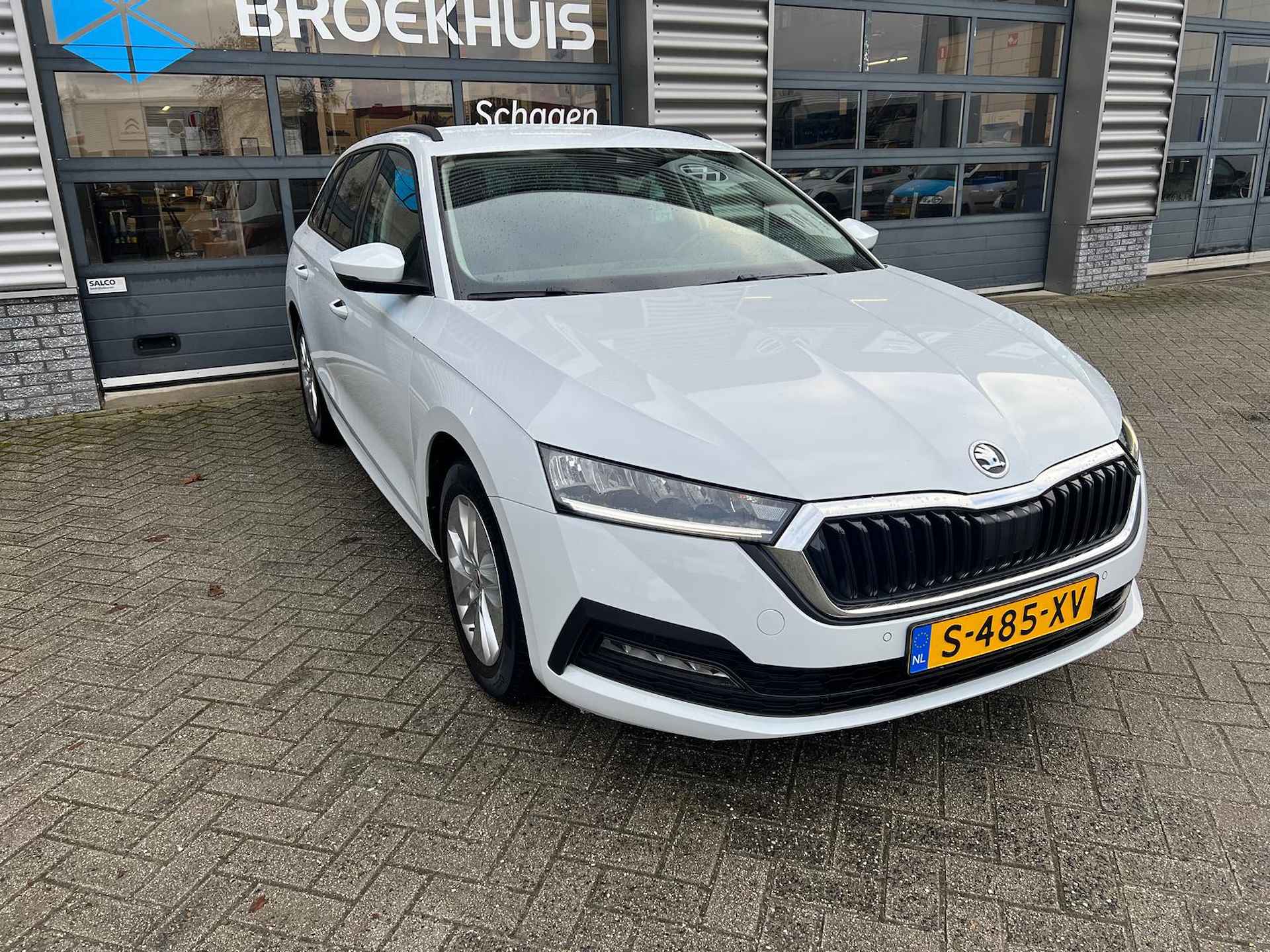 Škoda Octavia Combi 1.0 TSI 110 pk Business Edition | Trekhaak wegklapbaar | Navigatie | Elektrische achterklep | - 4/41