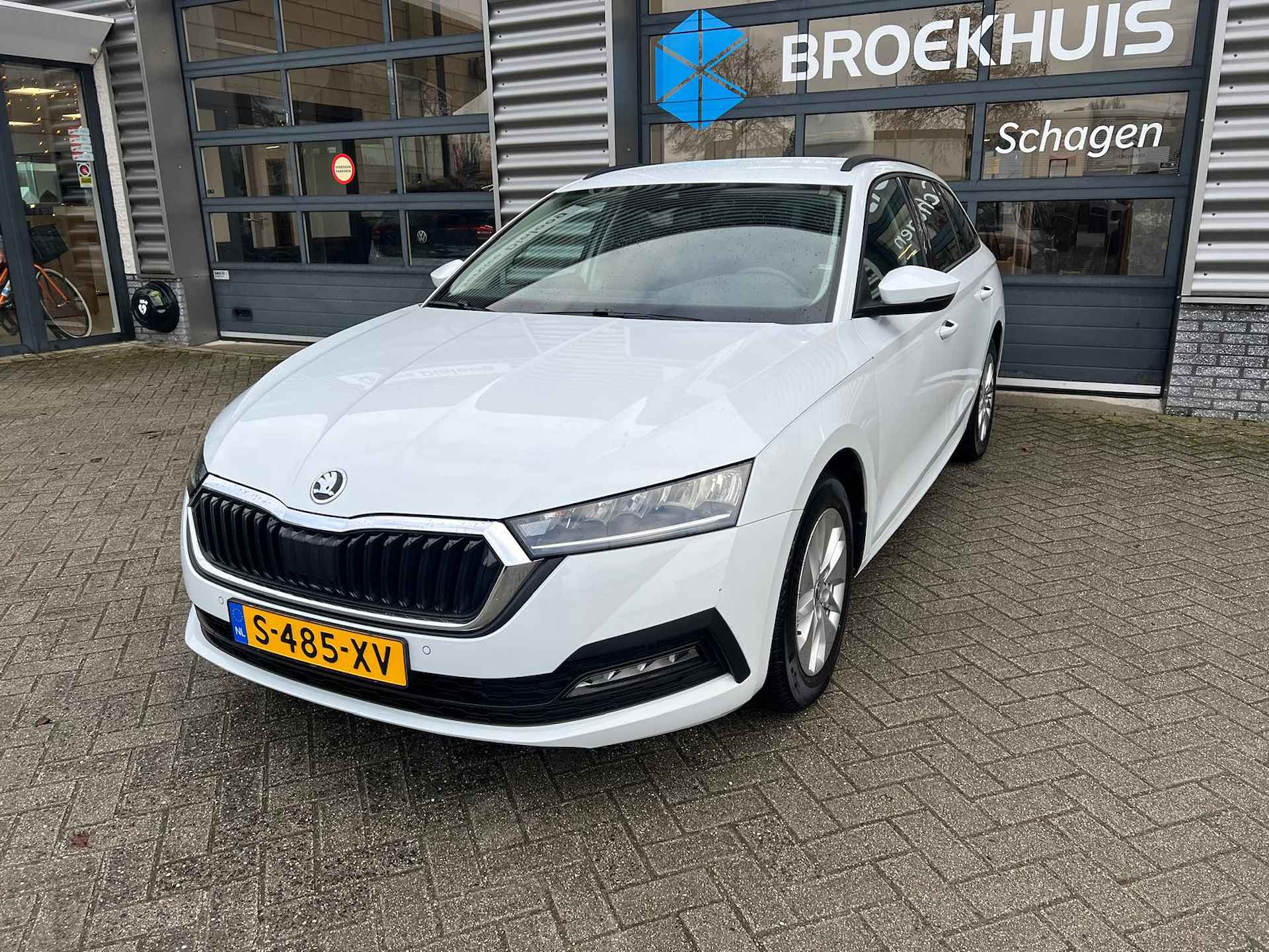 Škoda Octavia Combi 1.0 TSI 110 pk Business Edition | Trekhaak wegklapbaar | Navigatie | Elektrische achterklep | - 5/41