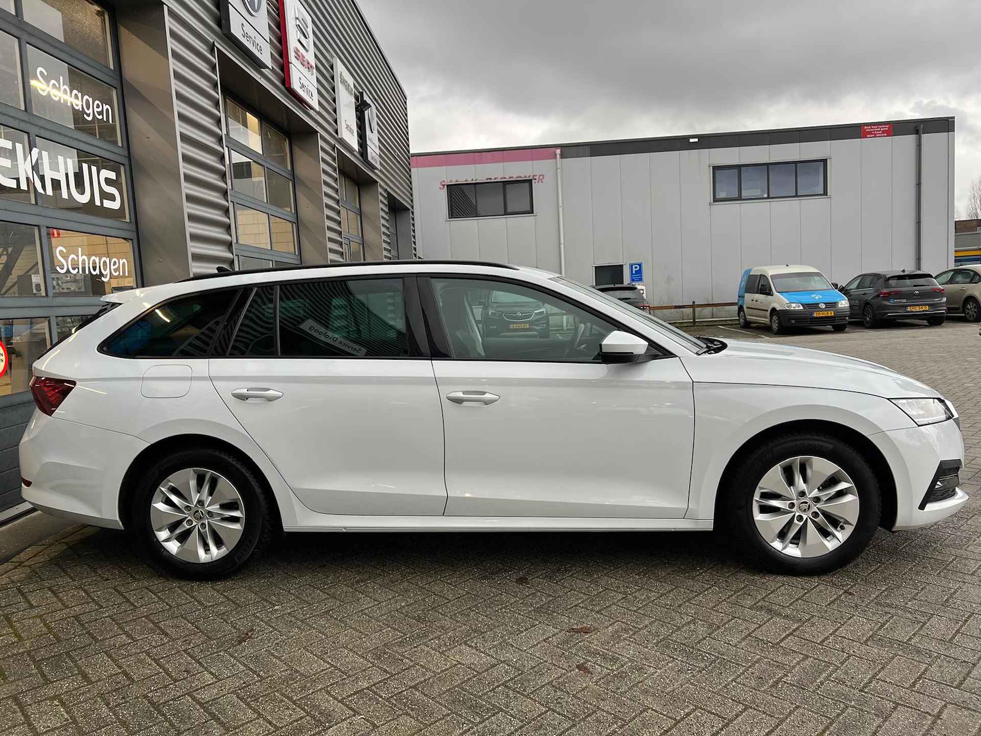 Škoda Octavia Combi 1.0 TSI 110 pk Business Edition | Trekhaak wegklapbaar | Navigatie | Elektrische achterklep | - 7/41