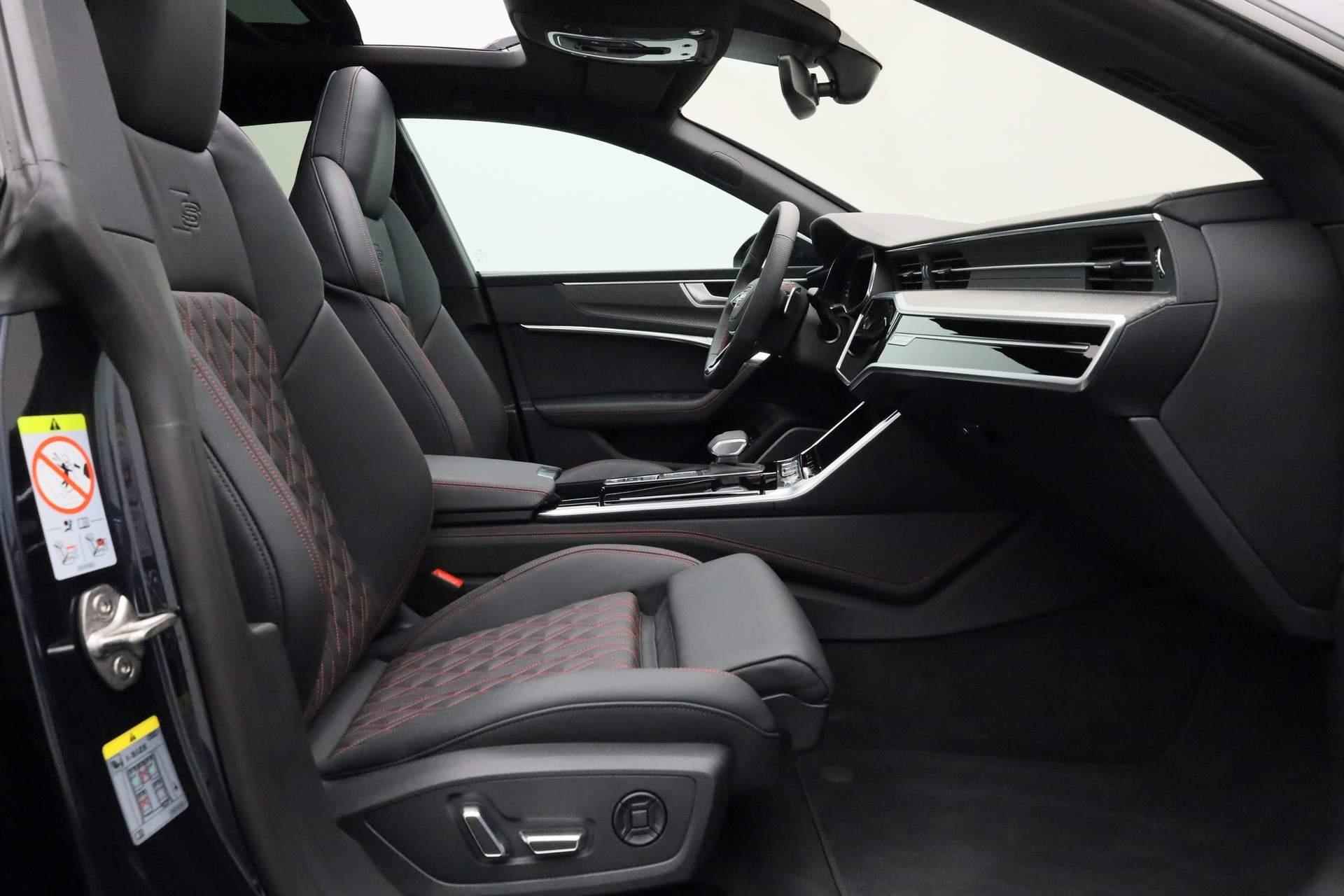 Audi A7 Sportback 55 TFSIe Quattro Competition | Pano | Trekhaak | B&O Advanced | Audi excl. int. | Carbon inleg | Laser LED | HUD | Keyless | 20 inch | Zwart optiek | ACC - 52/59