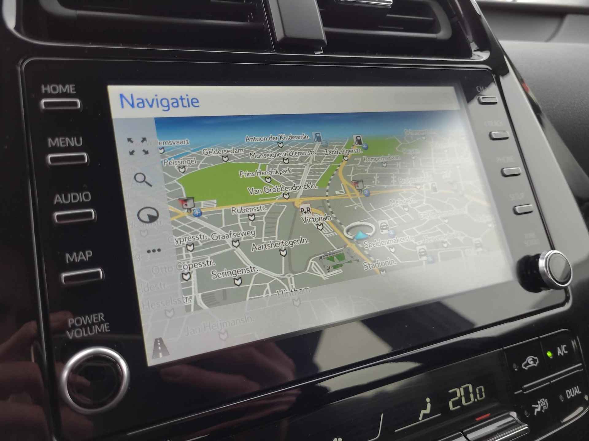 Toyota Prius 1.8 Plug-in Dynamic | Apple CarPlay | Navigatie | Adaptive Cruise | Rijklaarprijs incl. garantie | - 14/40