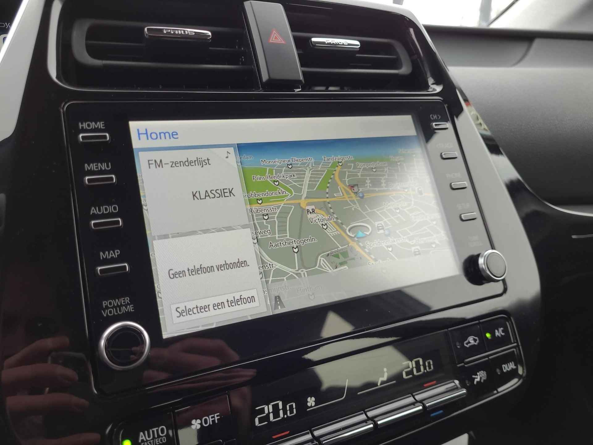 Toyota Prius 1.8 Plug-in Dynamic | Apple CarPlay | Navigatie | Adaptive Cruise | Rijklaarprijs incl. garantie | - 26/40