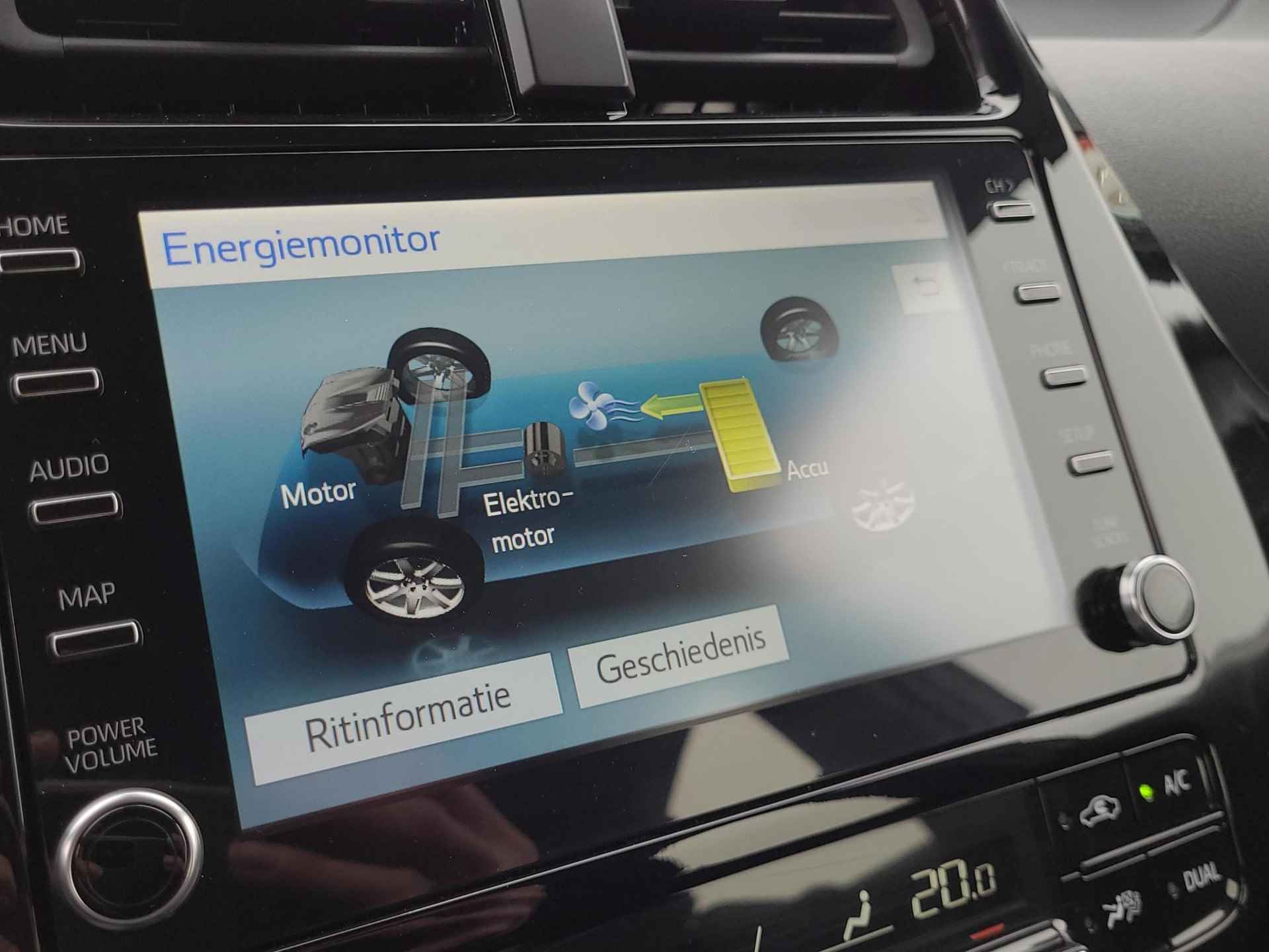 Toyota Prius 1.8 Plug-in Dynamic | Apple CarPlay | Navigatie | Adaptive Cruise | Rijklaarprijs incl. garantie | - 29/40