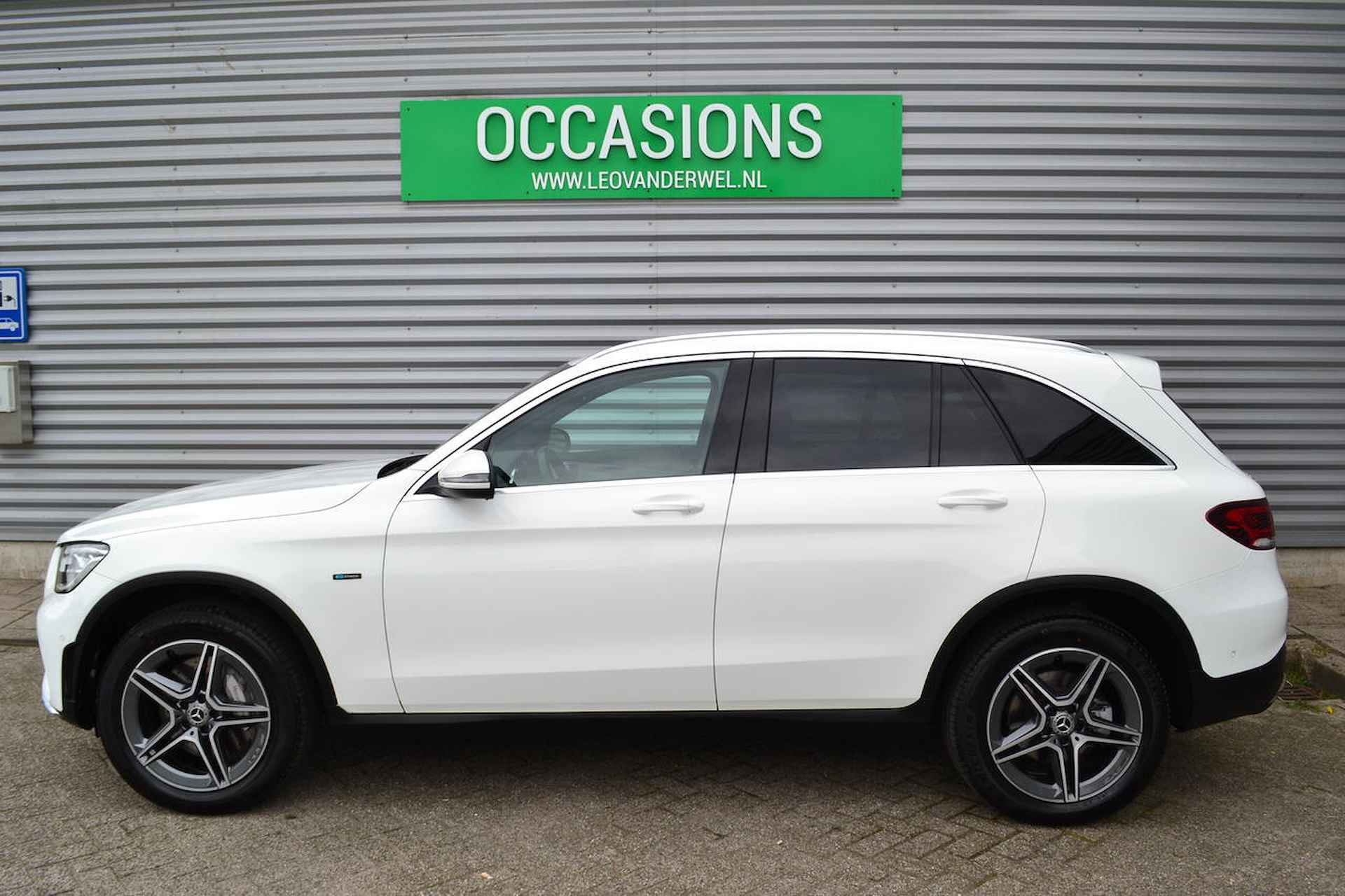 Mercedes-Benz GLC 300E AMG 4MATIC|BURMESTER|NAVI|TREKHAAK - 3/38