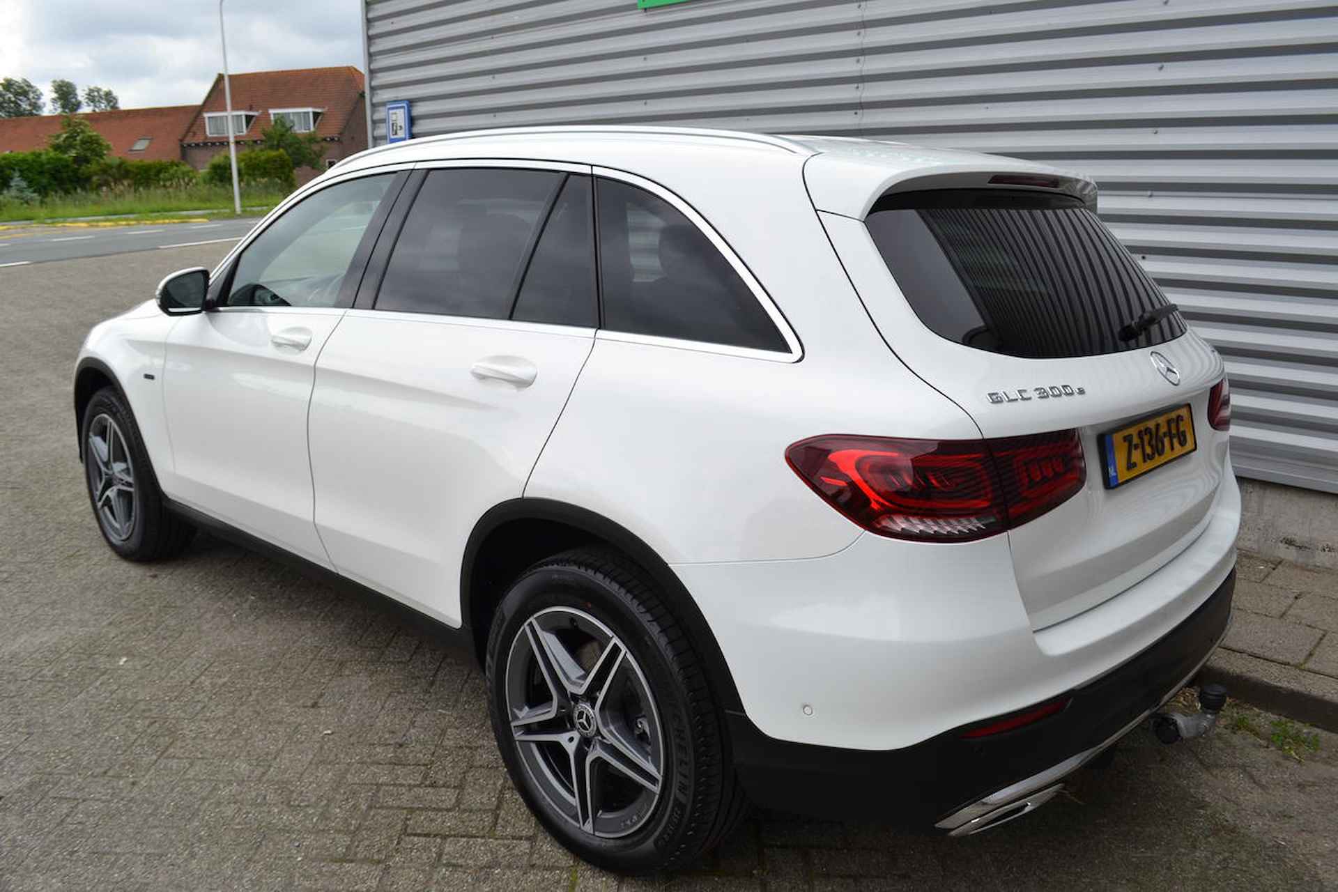 Mercedes-Benz GLC 300E AMG 4MATIC|BURMESTER|NAVI|TREKHAAK - 4/38