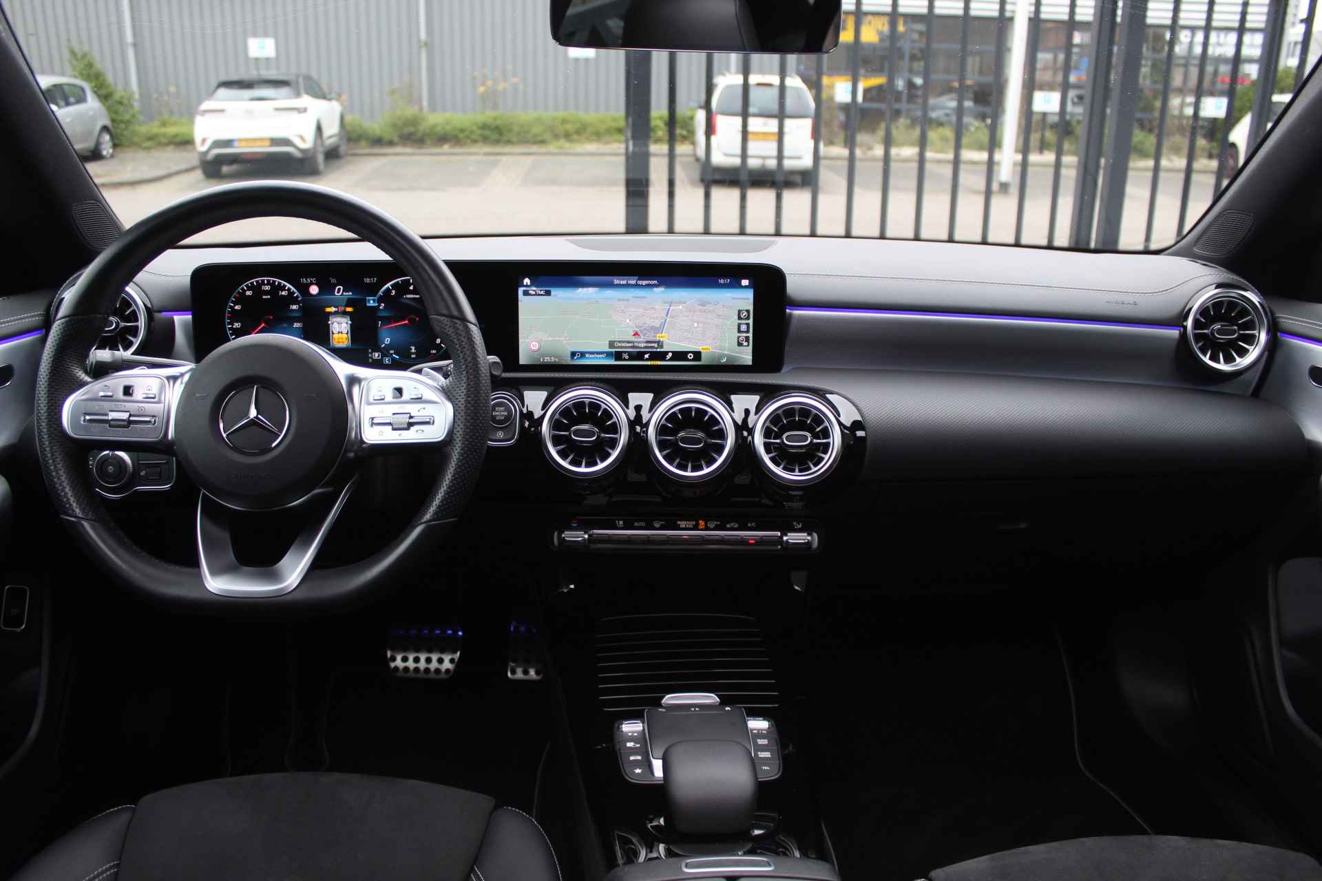 Mercedes-Benz CLA-Klasse 200 AMG Night edition Automaat Panoramadak/Sfeerverlichting/Apple&Android Carplay/Navigatie/Achteruitrijcamera - 15/35